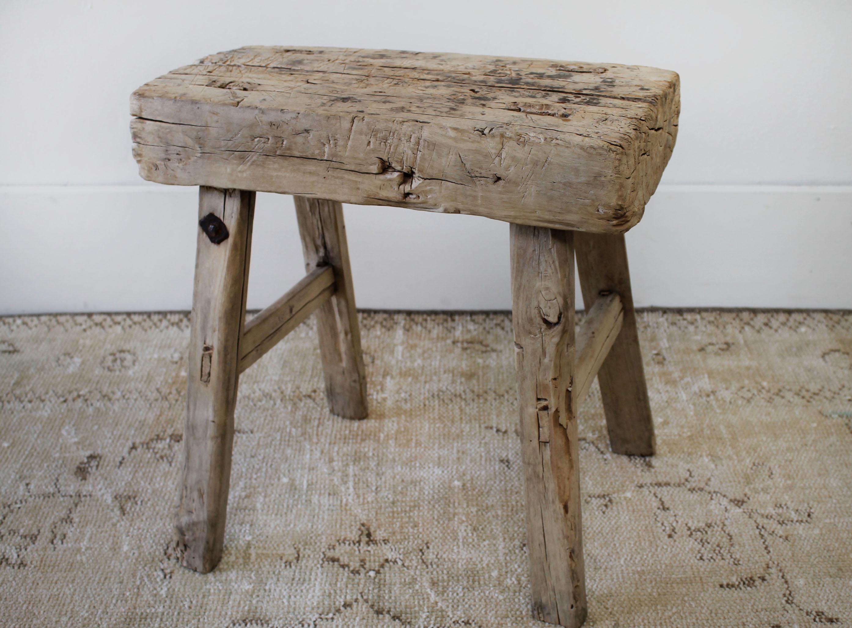 Antique wooden stool. Original, very solid and sturdy, great for a side table, or next to a tub as decoration.
Measures: 18