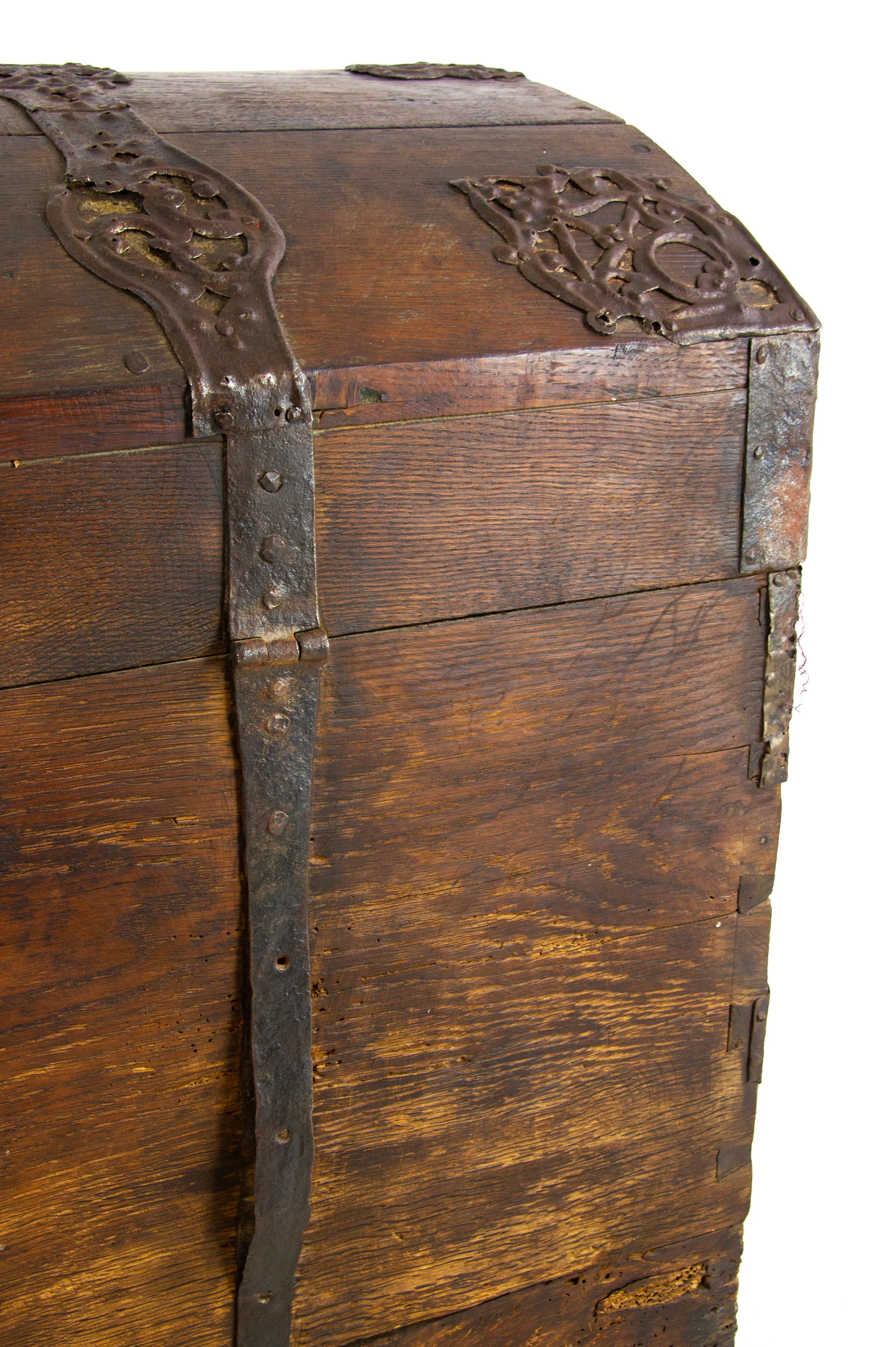 Antique Wooden Trunk, 18th Century Oak Dome Top Coffer, Germany 1780, B1500 1
