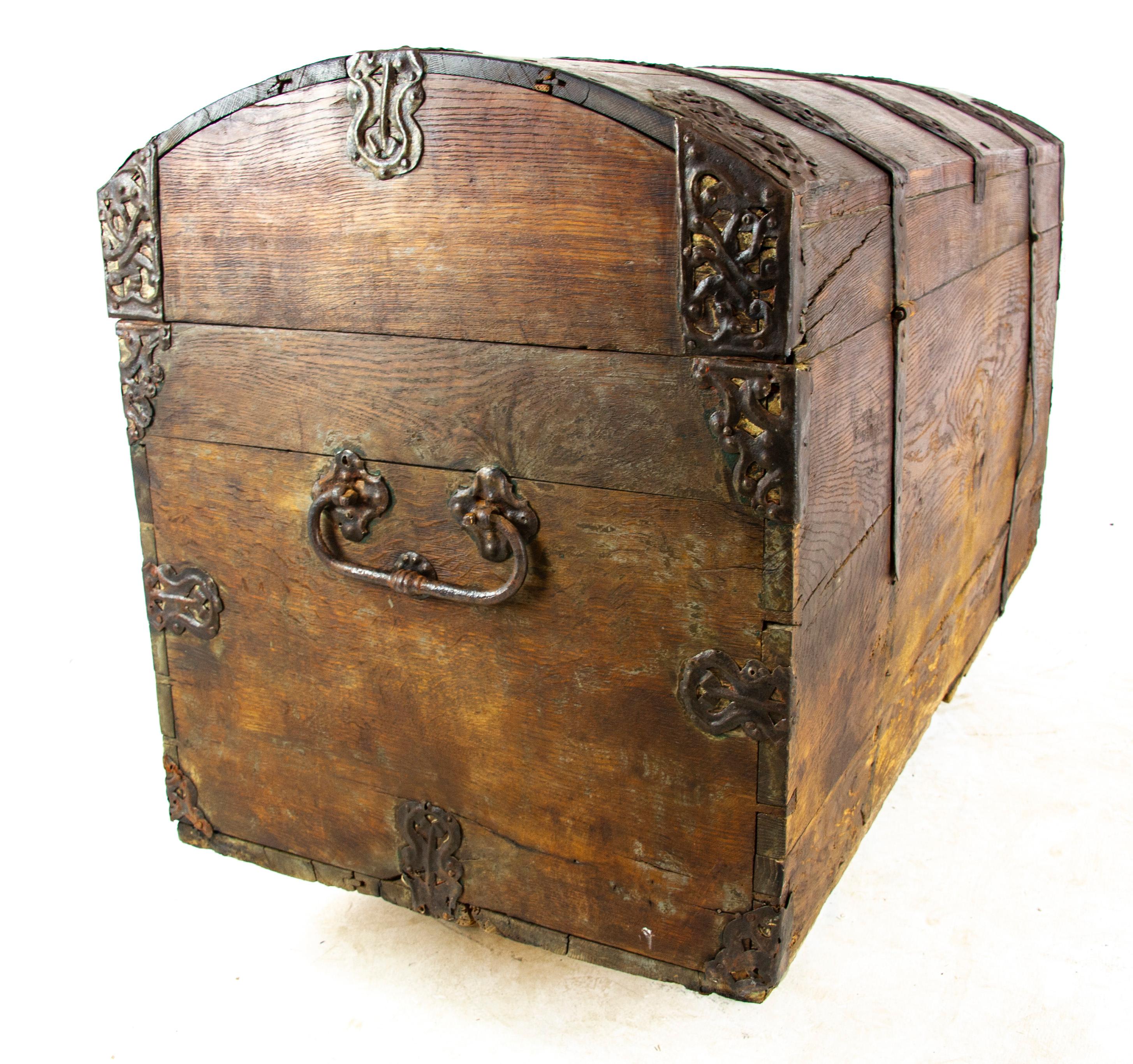 Late 18th Century Antique Wooden Trunk, 18th Century Oak Dome Top Coffer, Germany 1780, B1500