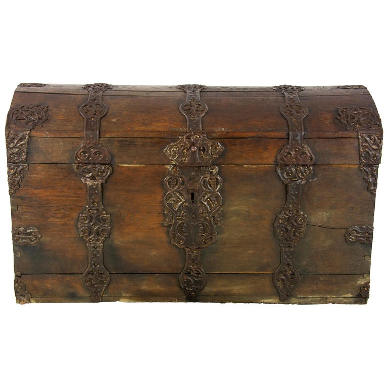 Antique Wooden Trunk 18th Century Oak, Antique Wooden Trunks And Chests