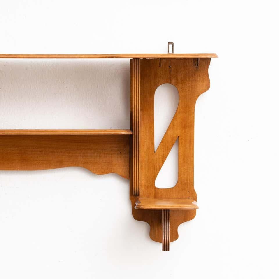 Antique Wooden Wall Cabinet Shelf Unit Modernist Style, circa 1940 In Good Condition For Sale In Barcelona, Barcelona