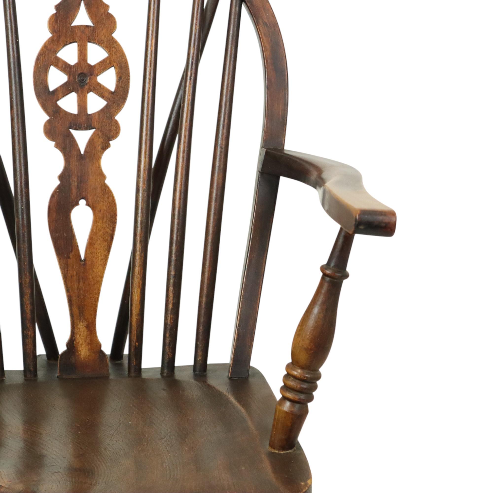 Antique Wooden Windsor Chair Beech Elm Wheel Back Chair 19th Century For Sale 6