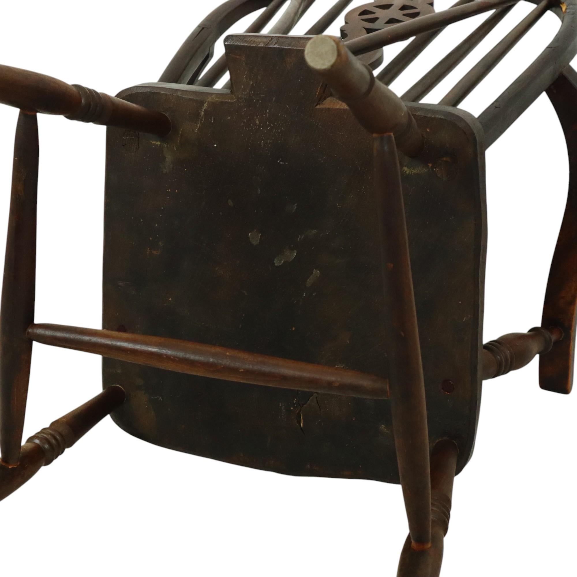 Antique Wooden Windsor Chair Beech Elm Wheel Back Chair 19th Century For Sale 14