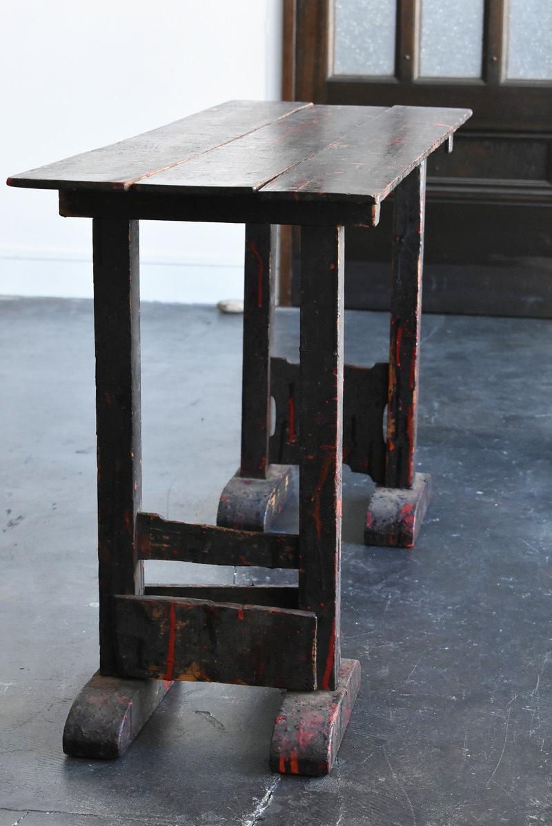Antique Wooden Workbench Used by Japanese Lacquer Ware Craftsmen / Meiji Era1899 In Good Condition In Sammu-shi, Chiba