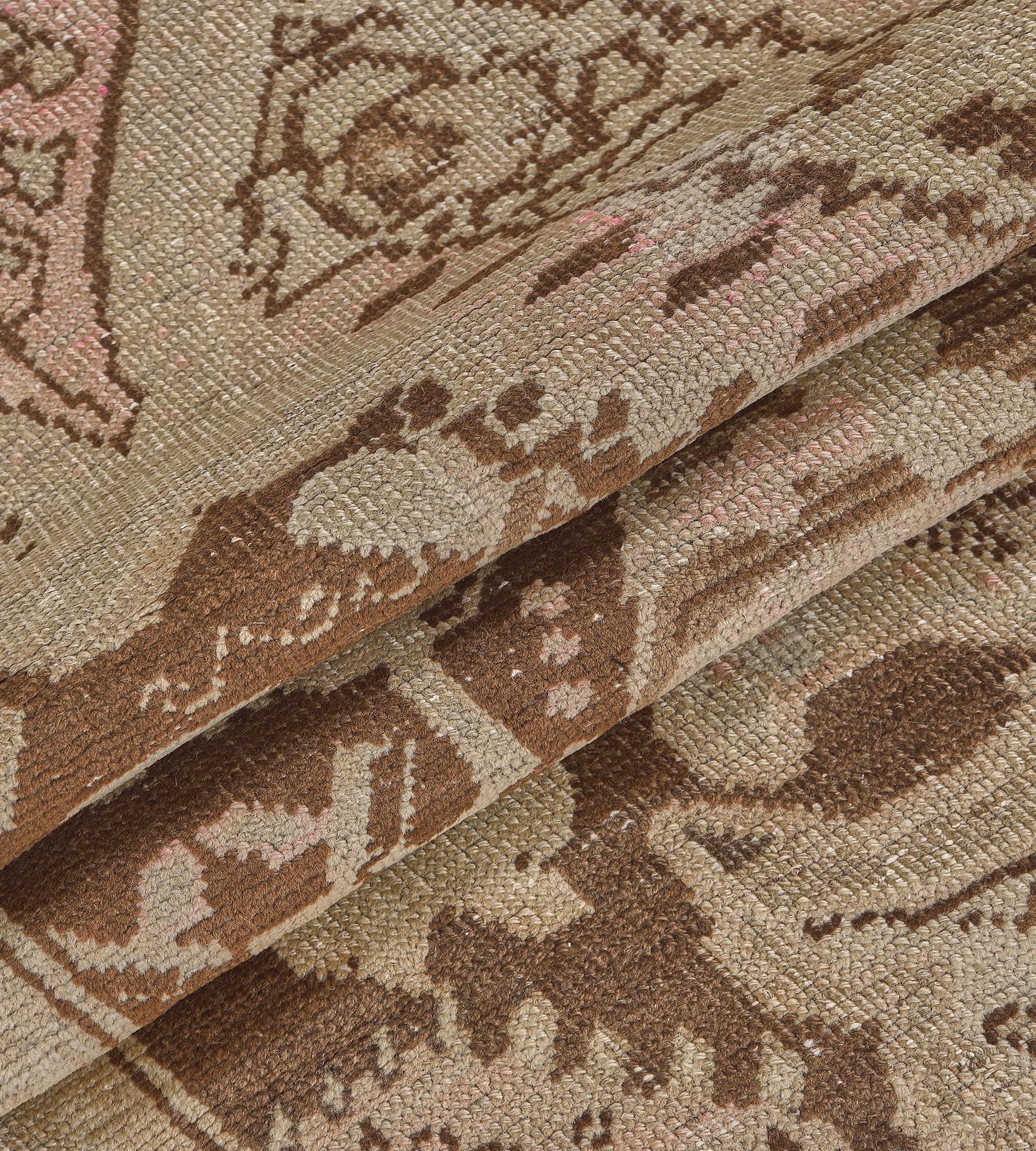 Chemin de table caucasien en laine ancienne marron-chocolat à motif floral traditionnel en vente 1