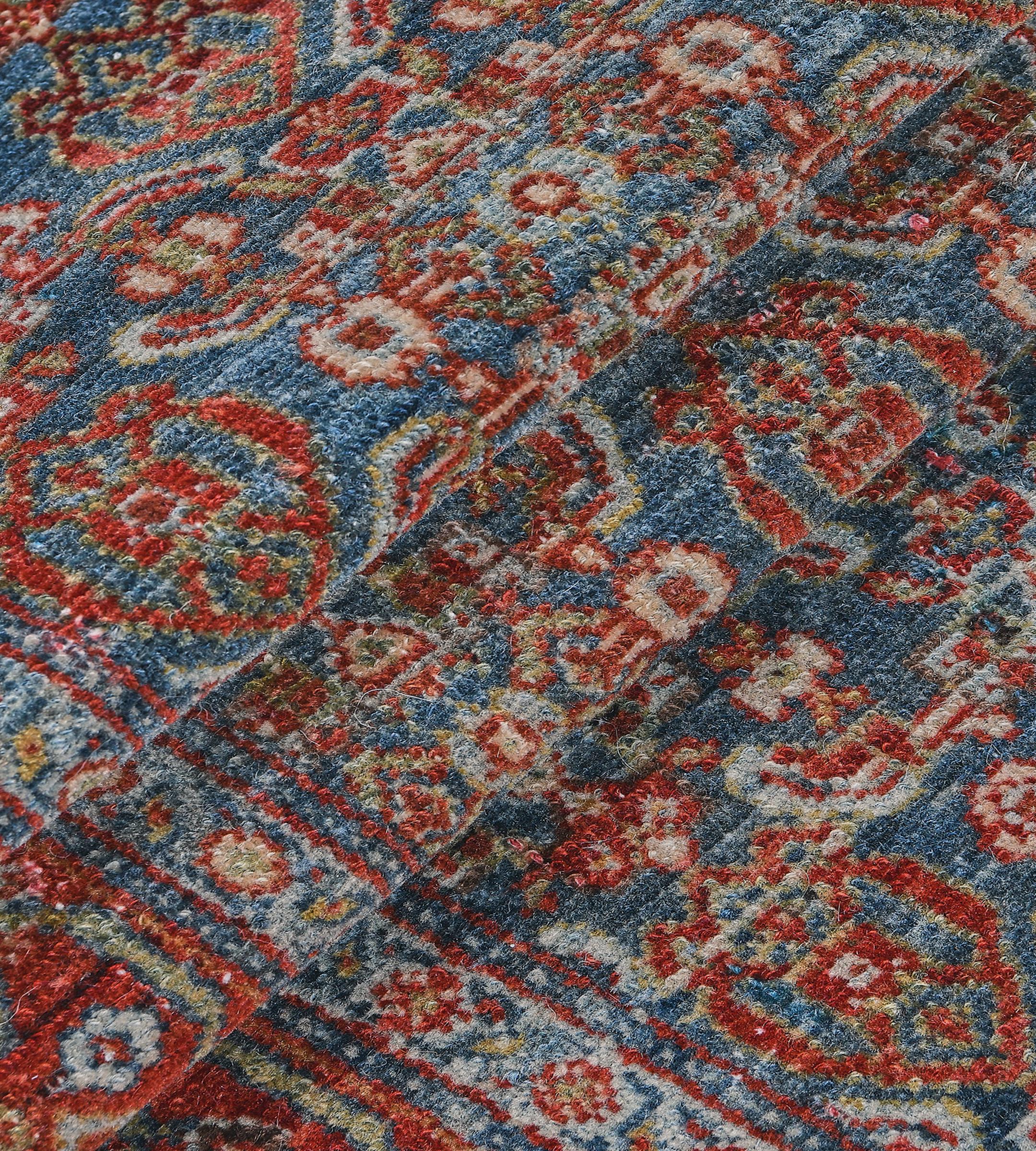 Chemin de table Senah en laine ancienne à motif Herati en vente 3