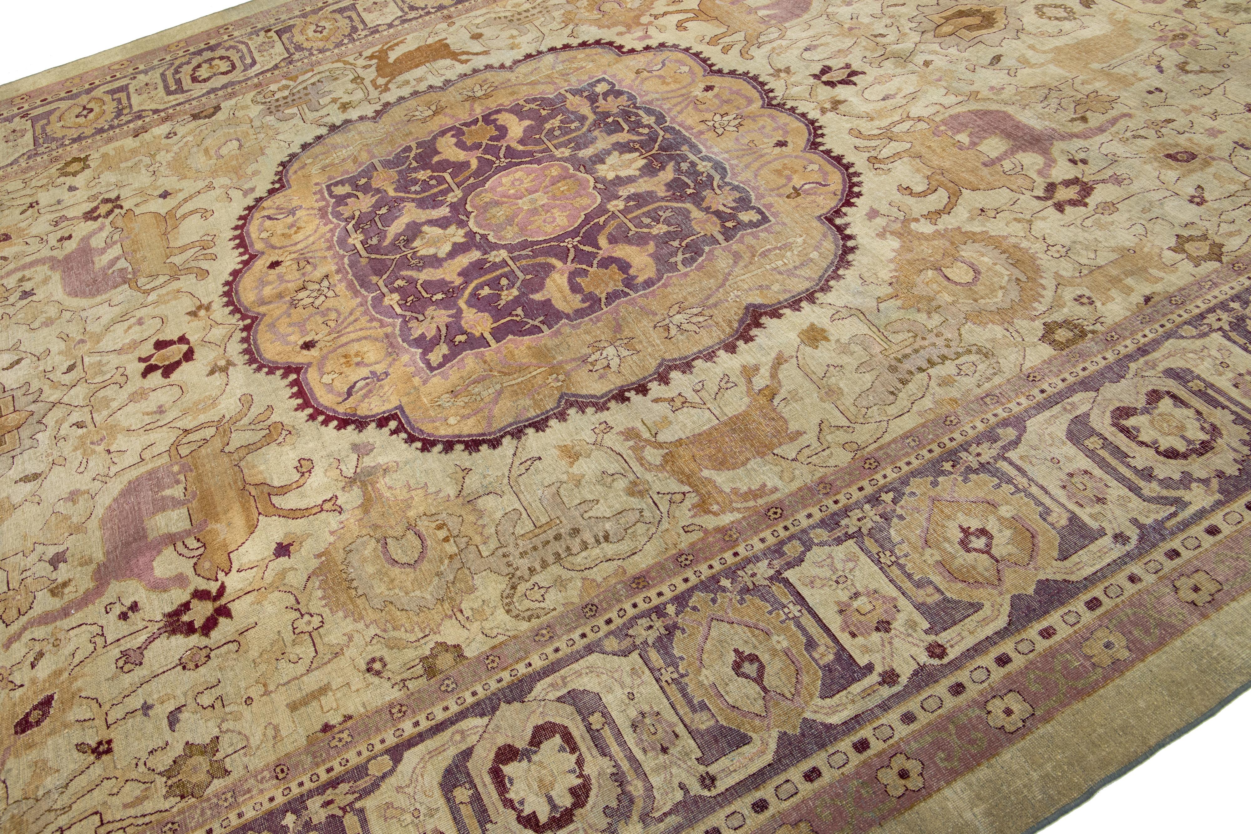 Antiker Wollteppich  Agra aus den 1890er Jahren mit Medaillon-Design im Zustand „Hervorragend“ im Angebot in Norwalk, CT