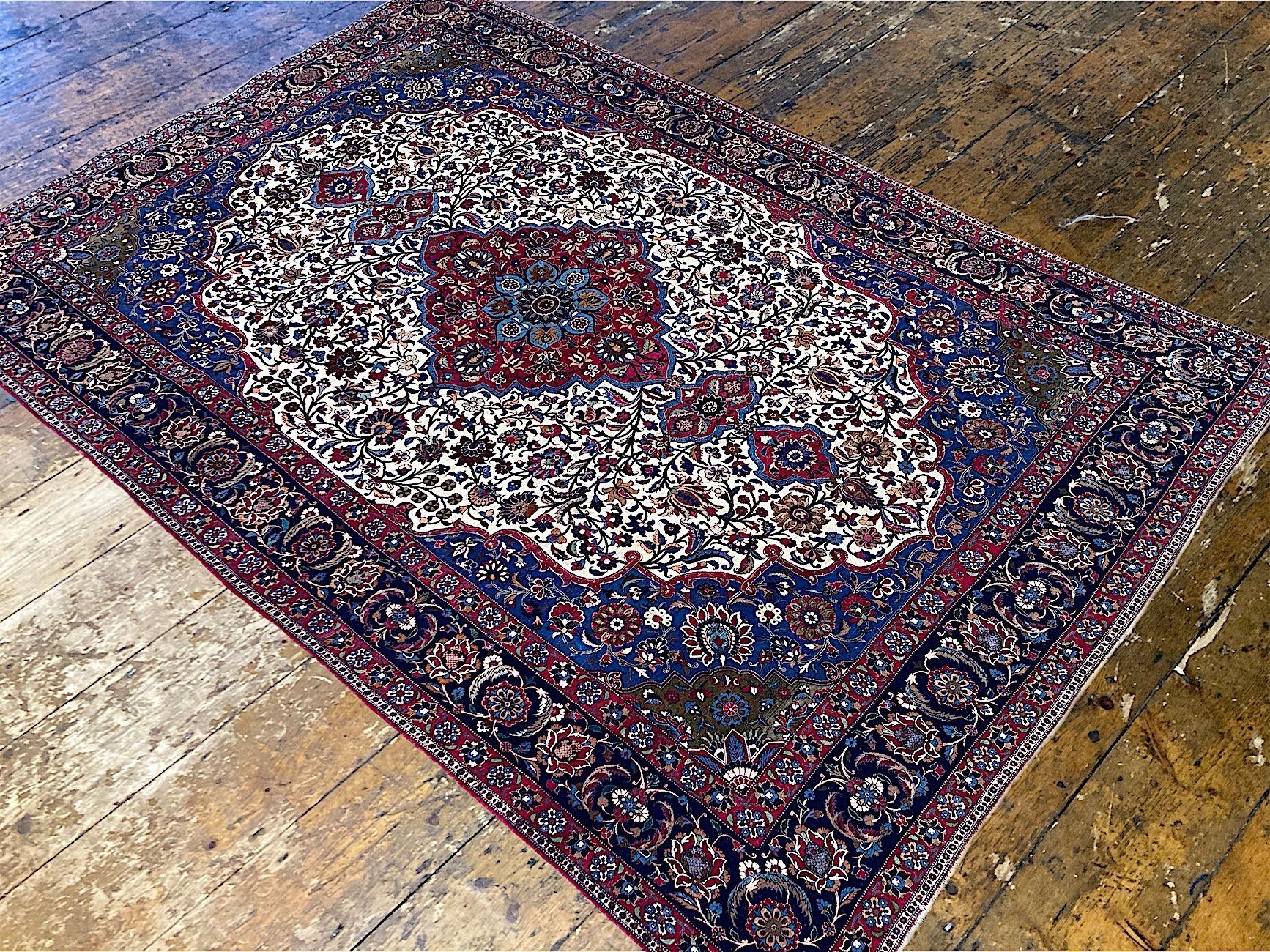 Antique Wool & Silk Isfahan Carpet 3.43m x 2.33m For Sale 2