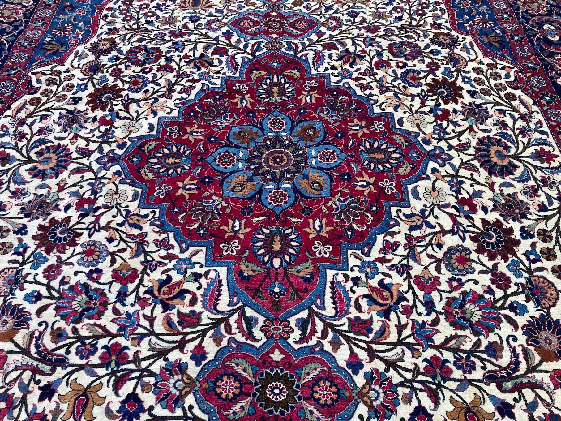 Antique Wool & Silk Isfahan Carpet 3.43m x 2.33m For Sale 4