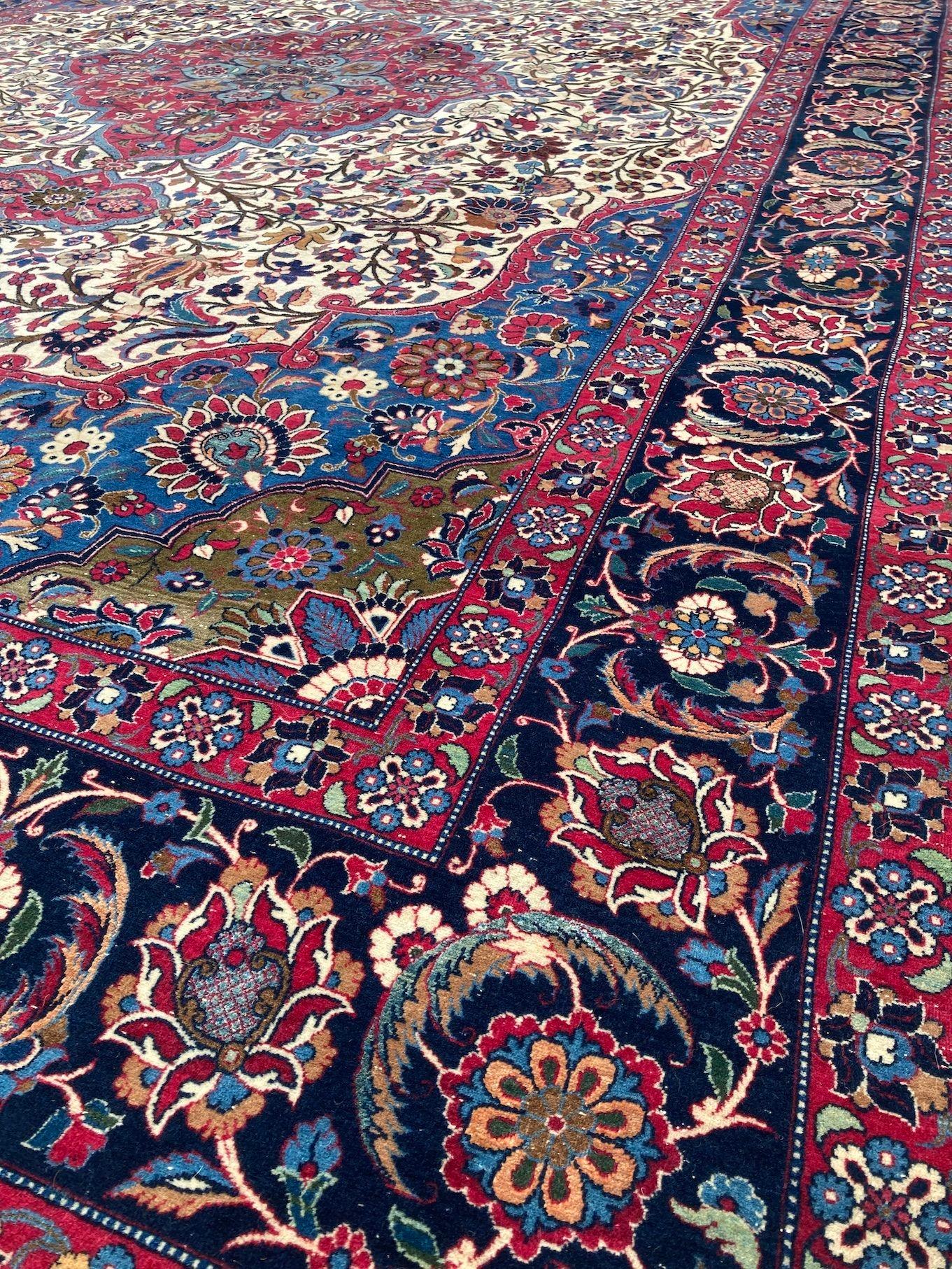 Antique Wool & Silk Isfahan Carpet 3.43m x 2.33m For Sale 5