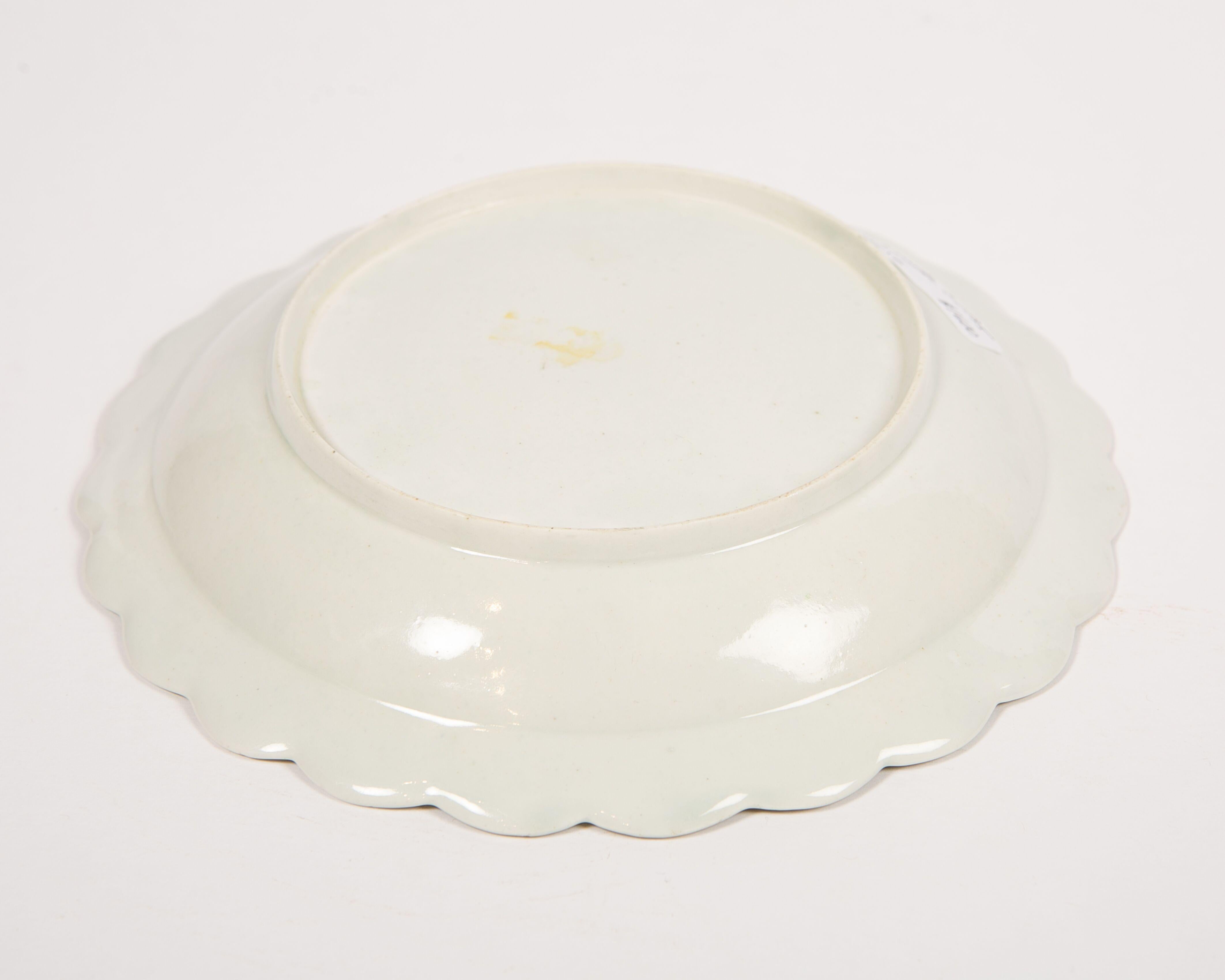 Antique Worcester Porcelain Blind Earl Pattern Dish Made, circa 1785 In Good Condition In Katonah, NY