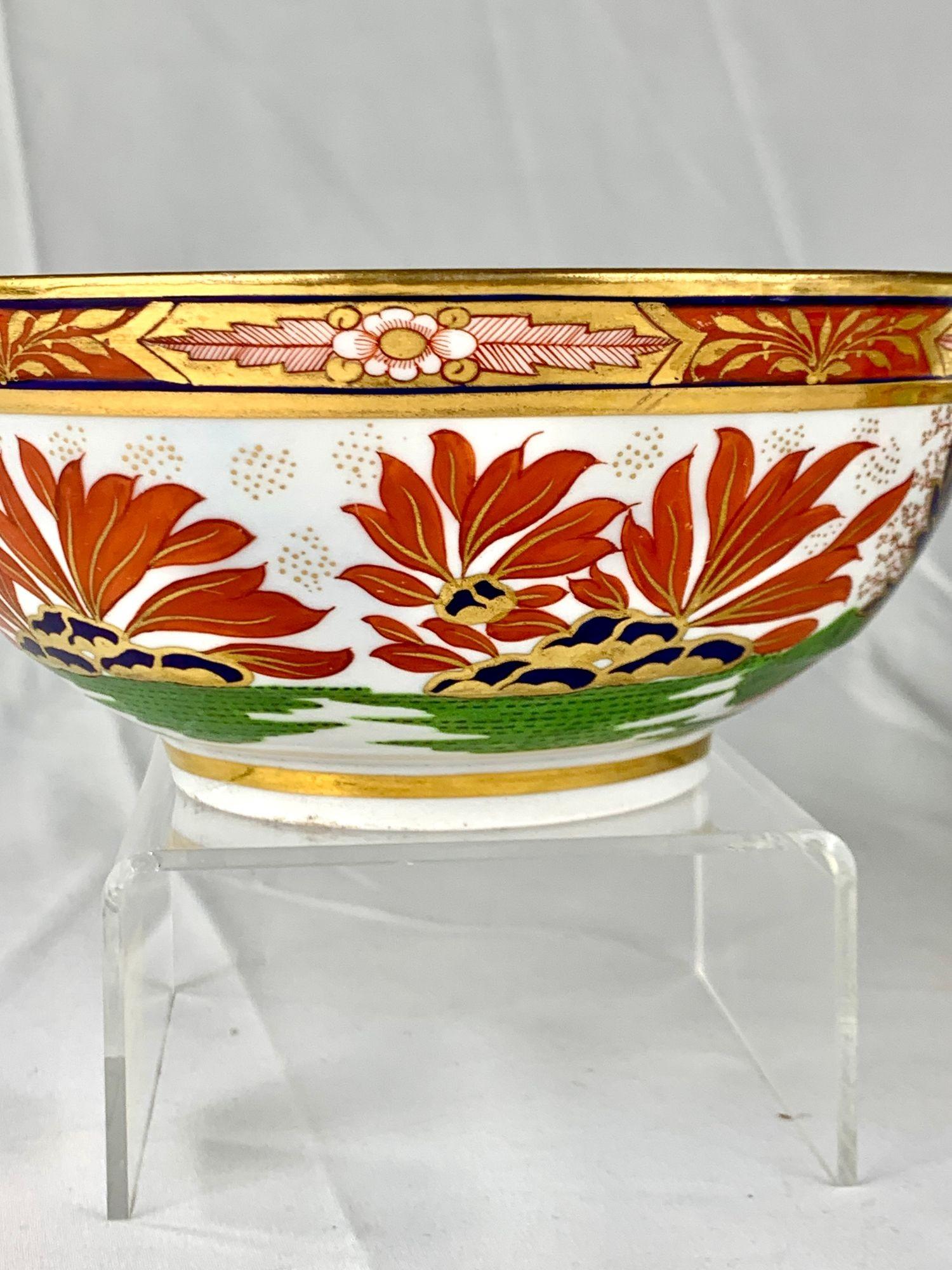 Hand-Painted Antique Worcester Porcelain Bowl Fence Pattern English Imari Style C-1810 For Sale