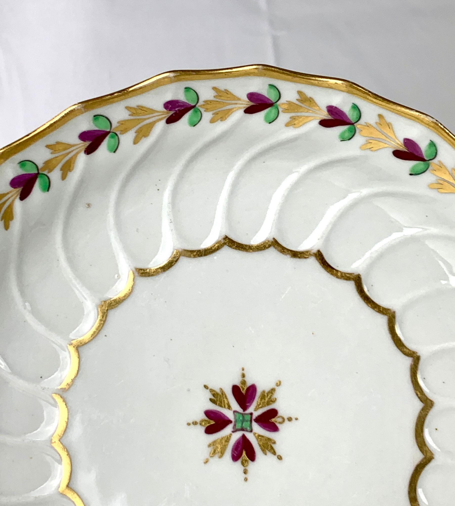 Neoclassico Antico piatto di porcellana Worcester Inghilterra Circa 1790 in vendita