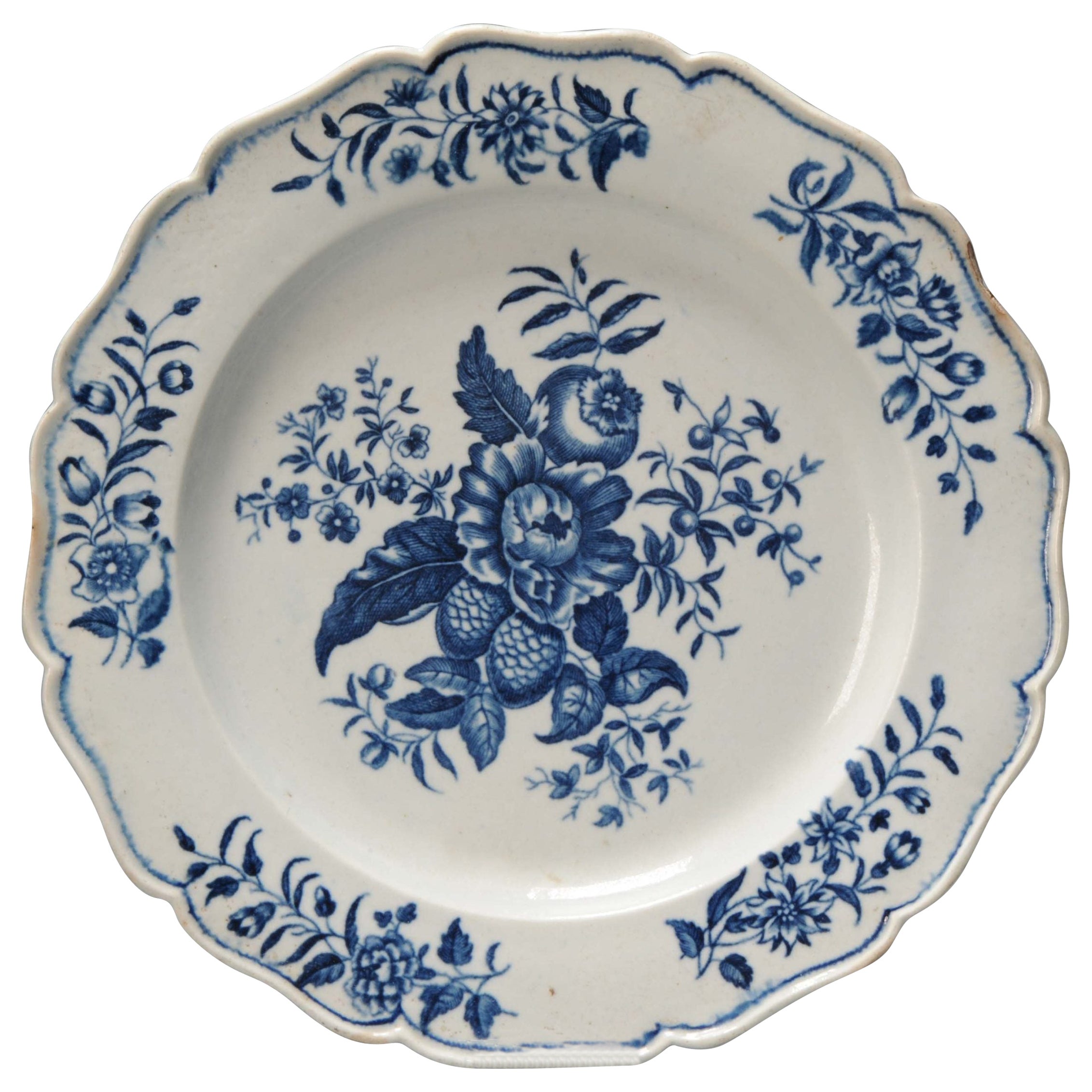 Assiette ancienne en porcelaine de Worchester à motif de fleurs anglais, vers 1760-1770