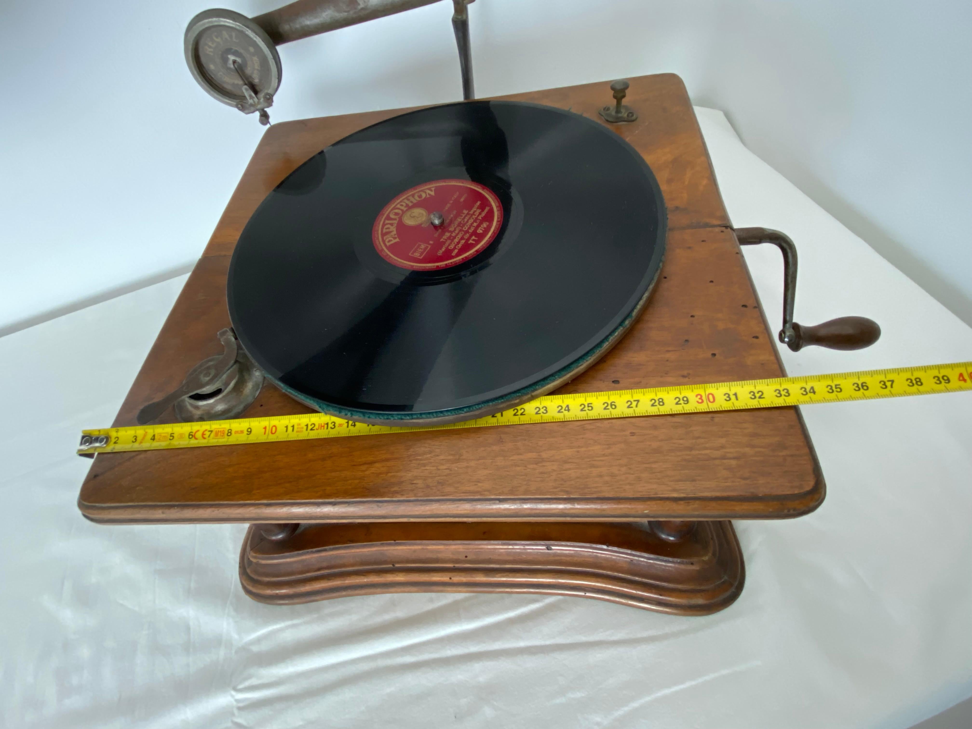 Antique Working Gramophone, 1920, Columbia Grafonola 1
