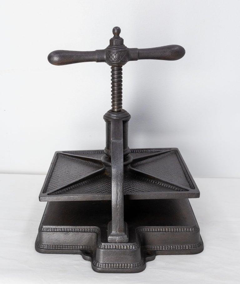 Francese Antica pressa per libri da officina in ferro battuto, Francia, 1850 circa in vendita