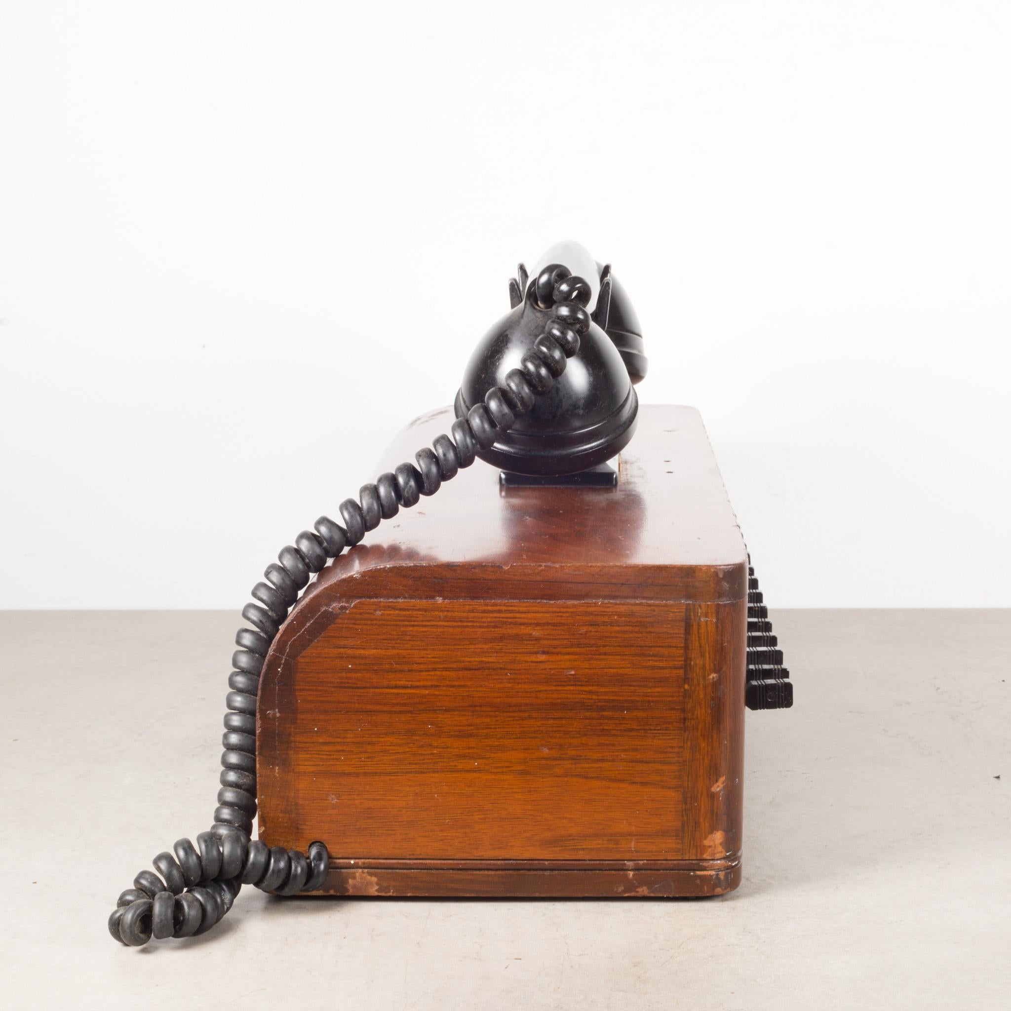 20th Century Antique World War 2 Era US Navy Bakelite Switch Board Phone c.1940
