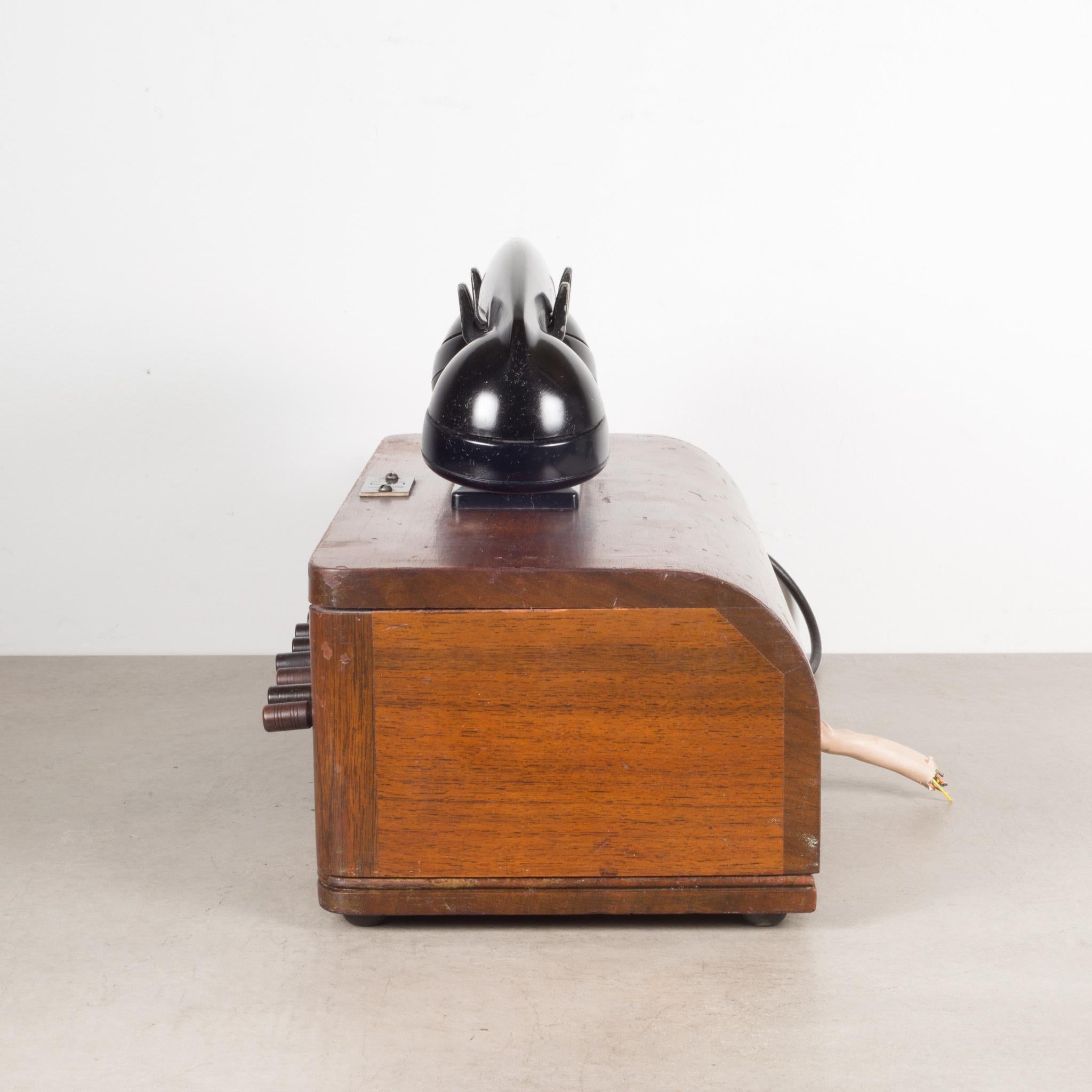 American Antique World War ll Era US Navy Bakelite Switch Board Phone, c.1940