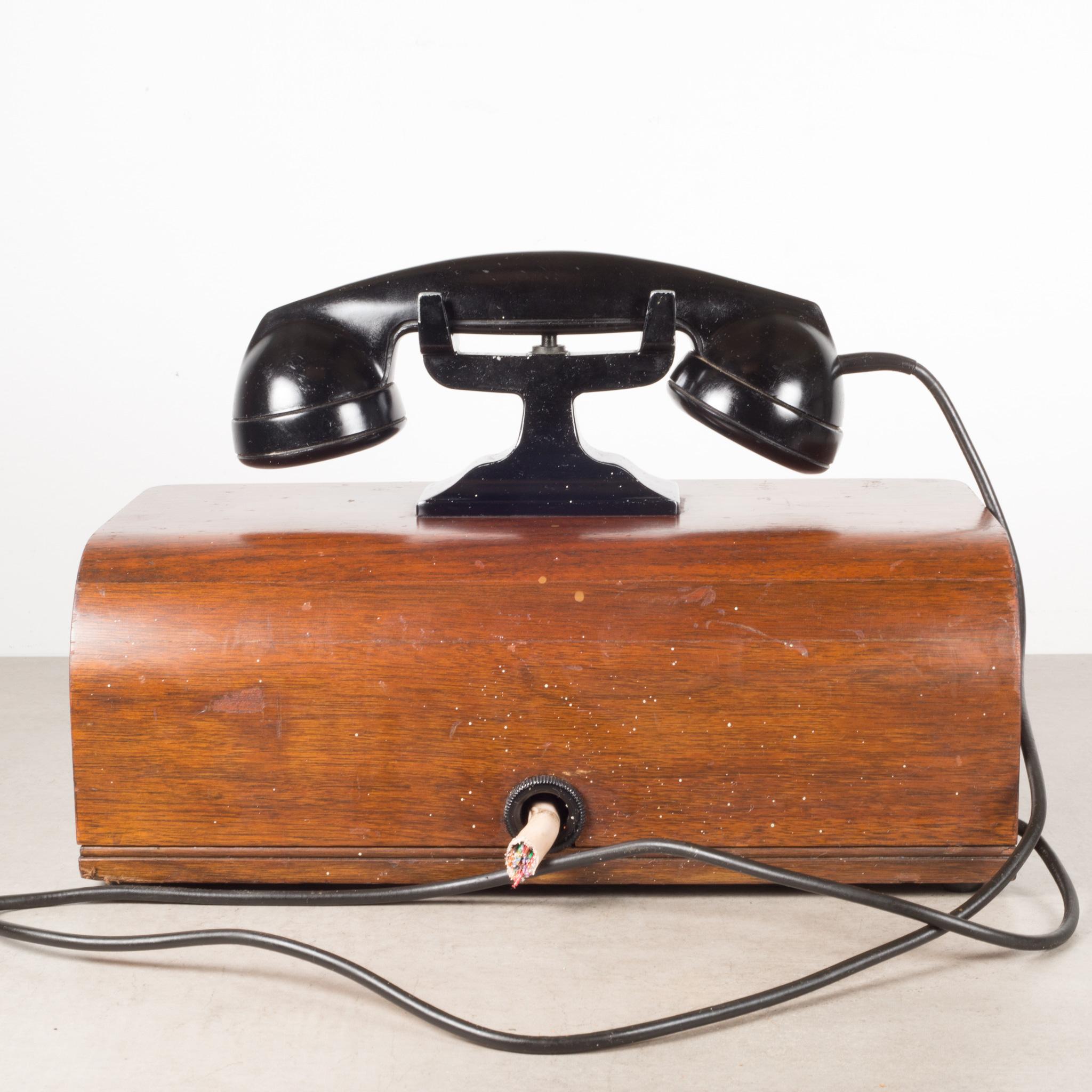 American Antique World War ll Era US Navy Bakelite Switch Board Phone, c.1940 For Sale