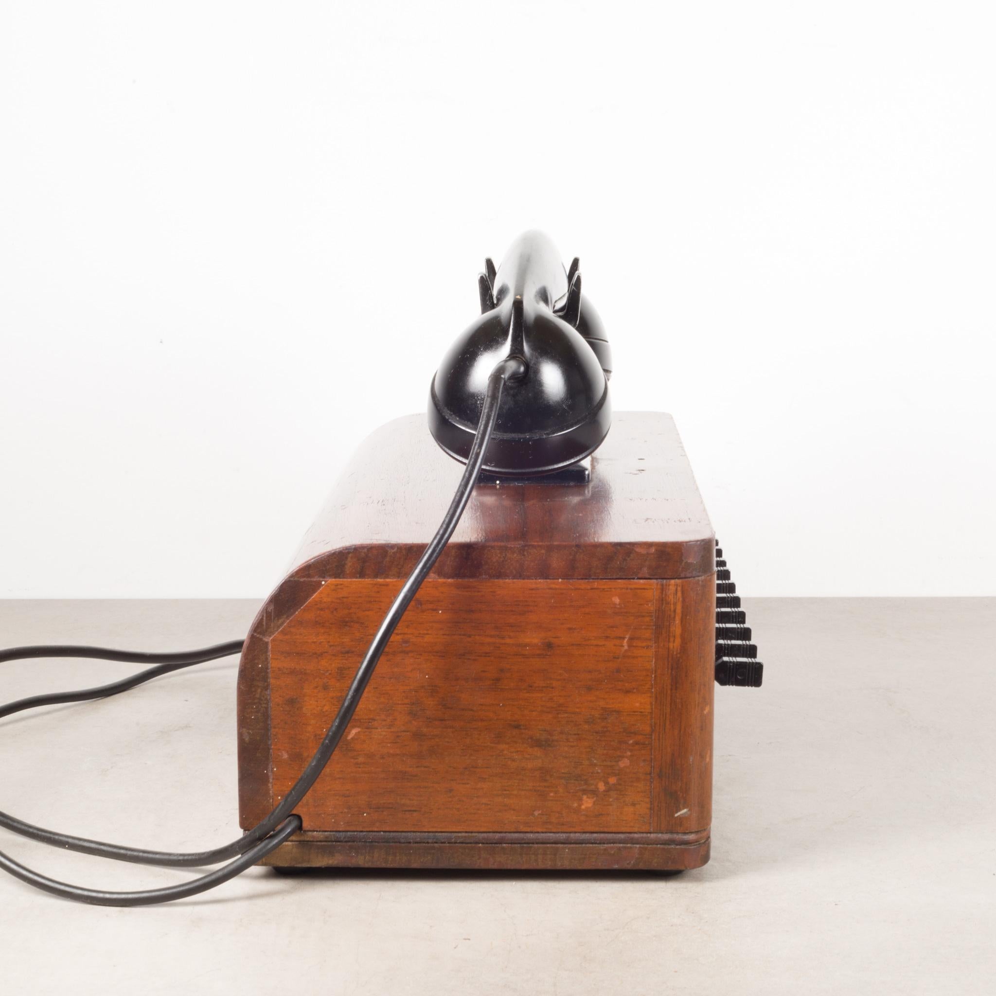 Antique World War ll Era US Navy Bakelite Switch Board Phone, c.1940 In Good Condition In San Francisco, CA