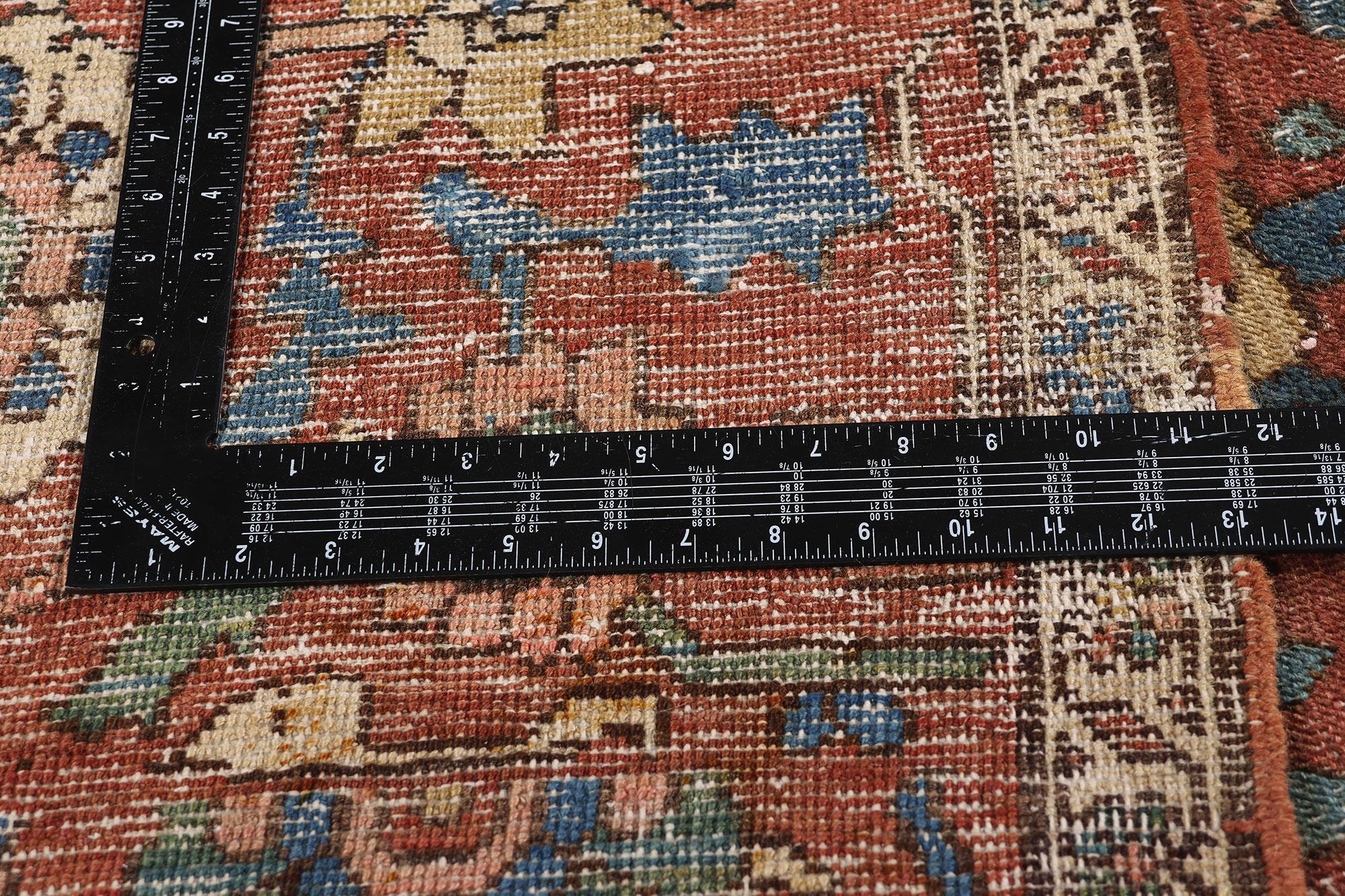 Persischer Bakshaish-Teppich des späten 19. Jahrhunderts mit traditionellem Stil im Angebot 1