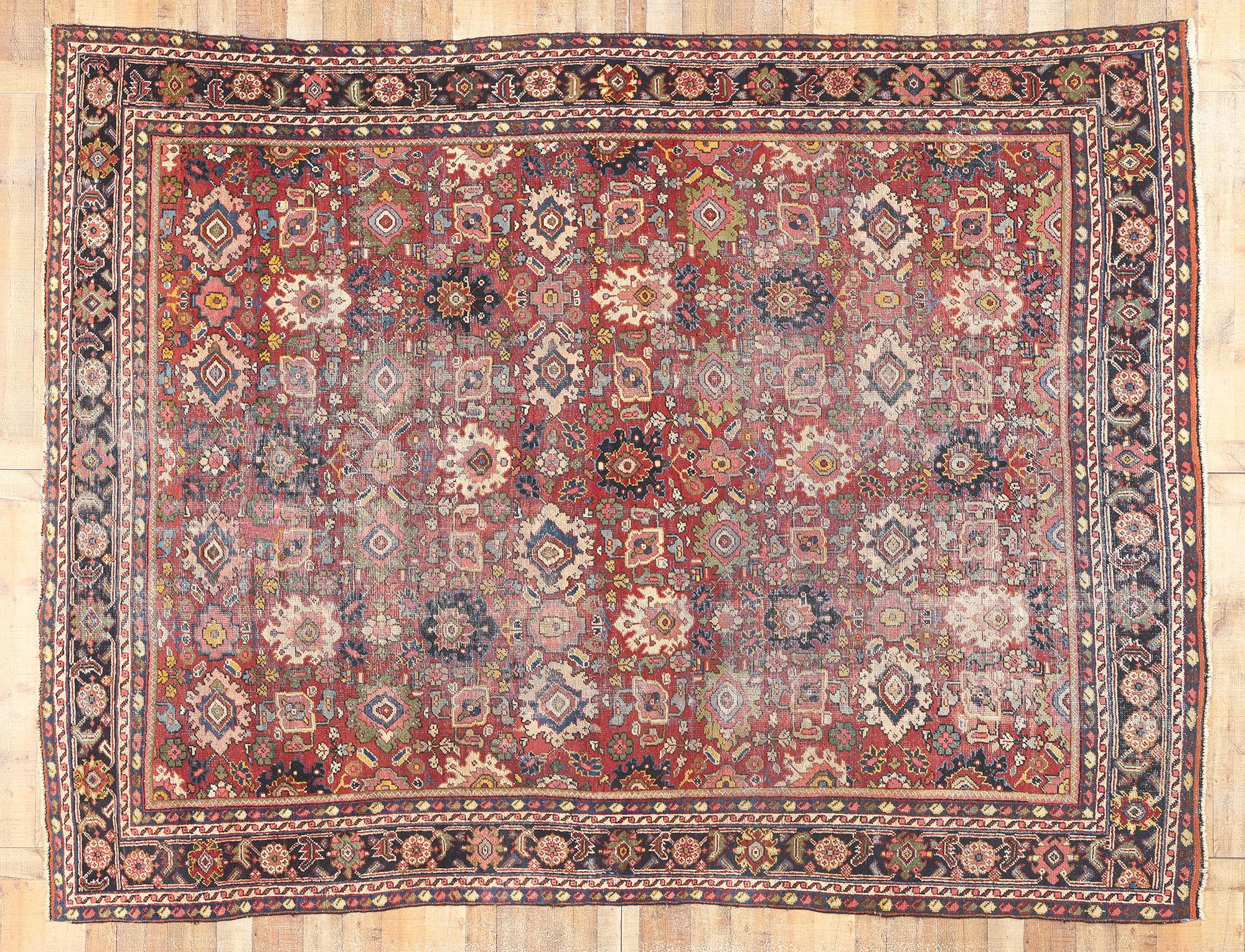 Antique-Worn Persian Mahal Rug, Casual Elegance Meets Rustic Sensibility For Sale 2