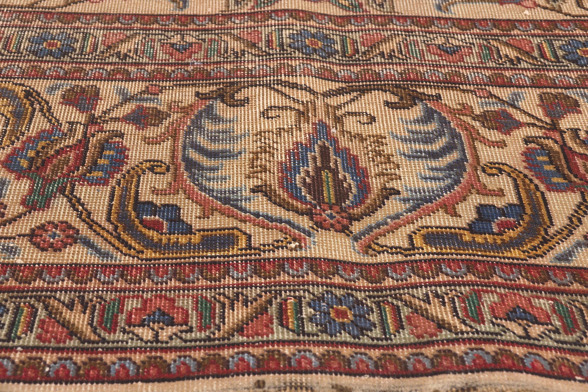 Antiker persischer Täbris-Teppich aus Goldbronze, verwitterte Schönheit auf rustikaler Sensibilität (Handgeknüpft) im Angebot