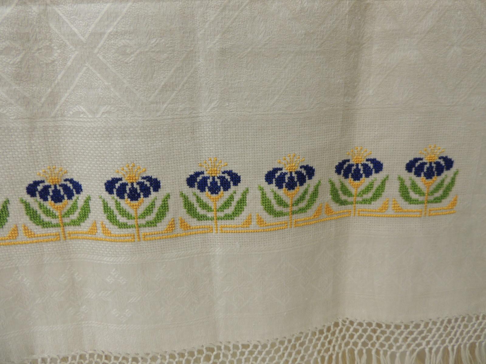 Antique Woven Floral Turkish Towels with Hand-Knotted Fringes In Good Condition In Oakland Park, FL
