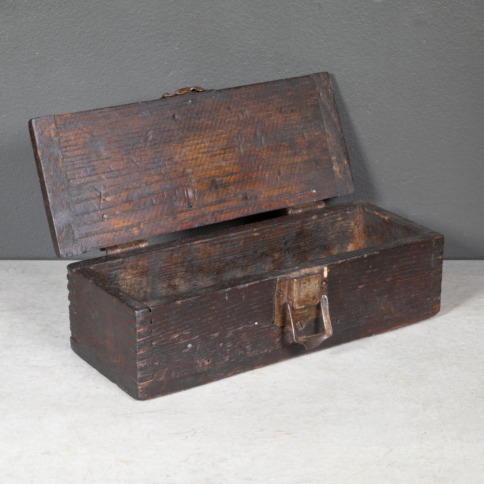 Antique Wrench Set Box c.1918-1927 For Sale 2