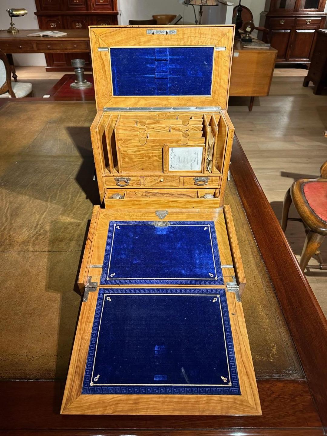 antique writing box For Sale 3