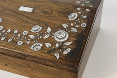 Antike Schreibschachtel mit Perlmutt-Intarsien