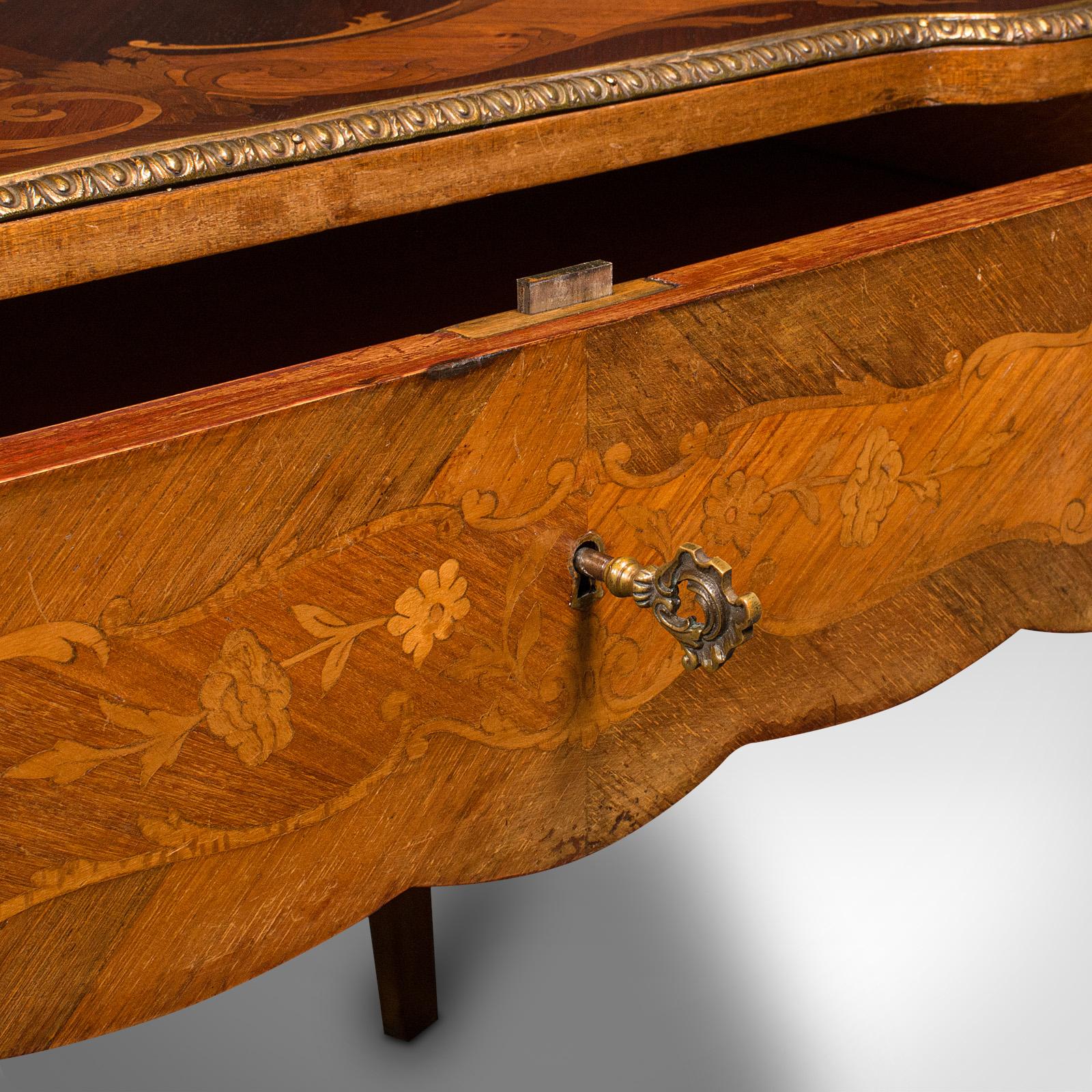 Bureau ancien, français, centre de table décoratif, goût Louis XV, victorien en vente 4