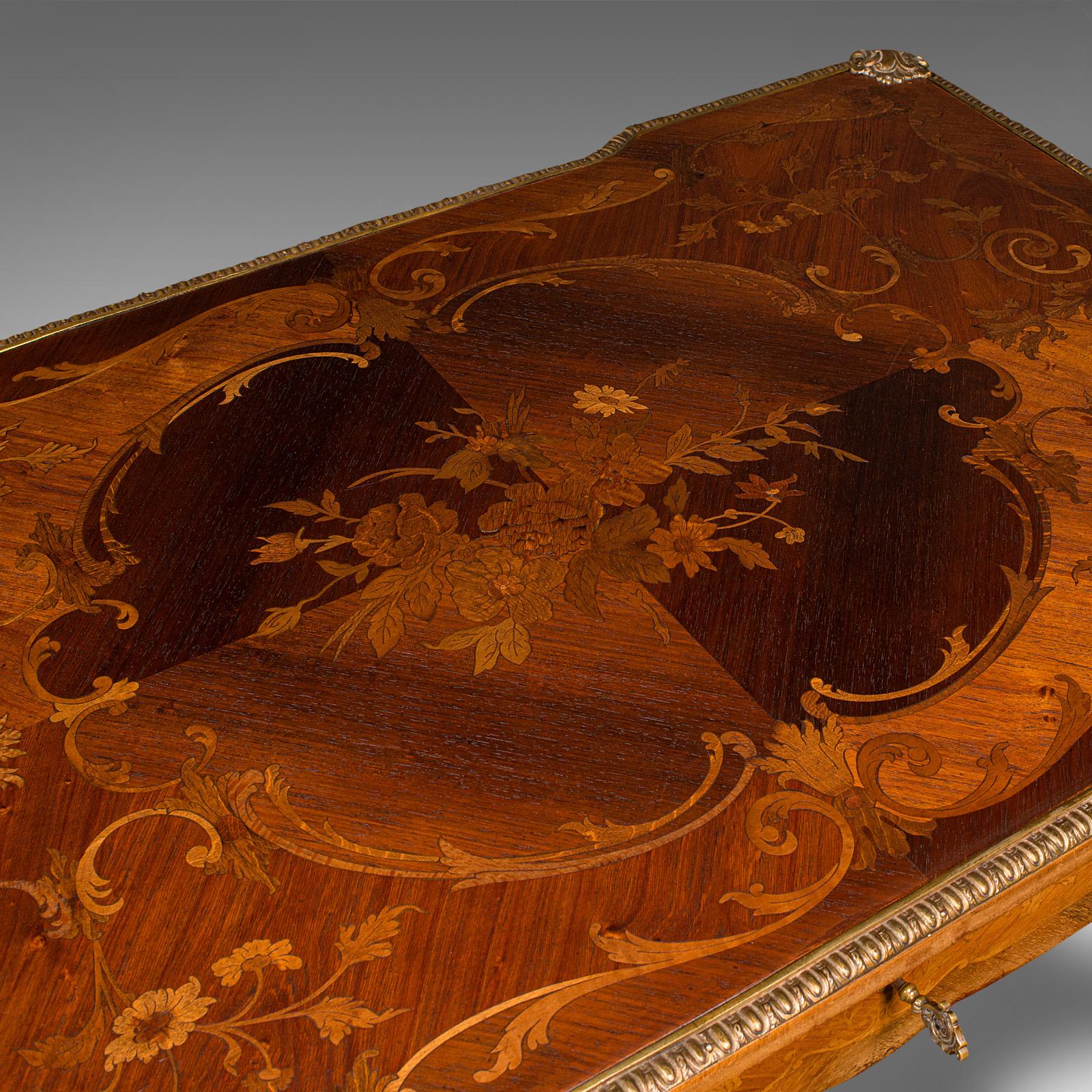 Bureau ancien, français, centre de table décoratif, goût Louis XV, victorien en vente 1