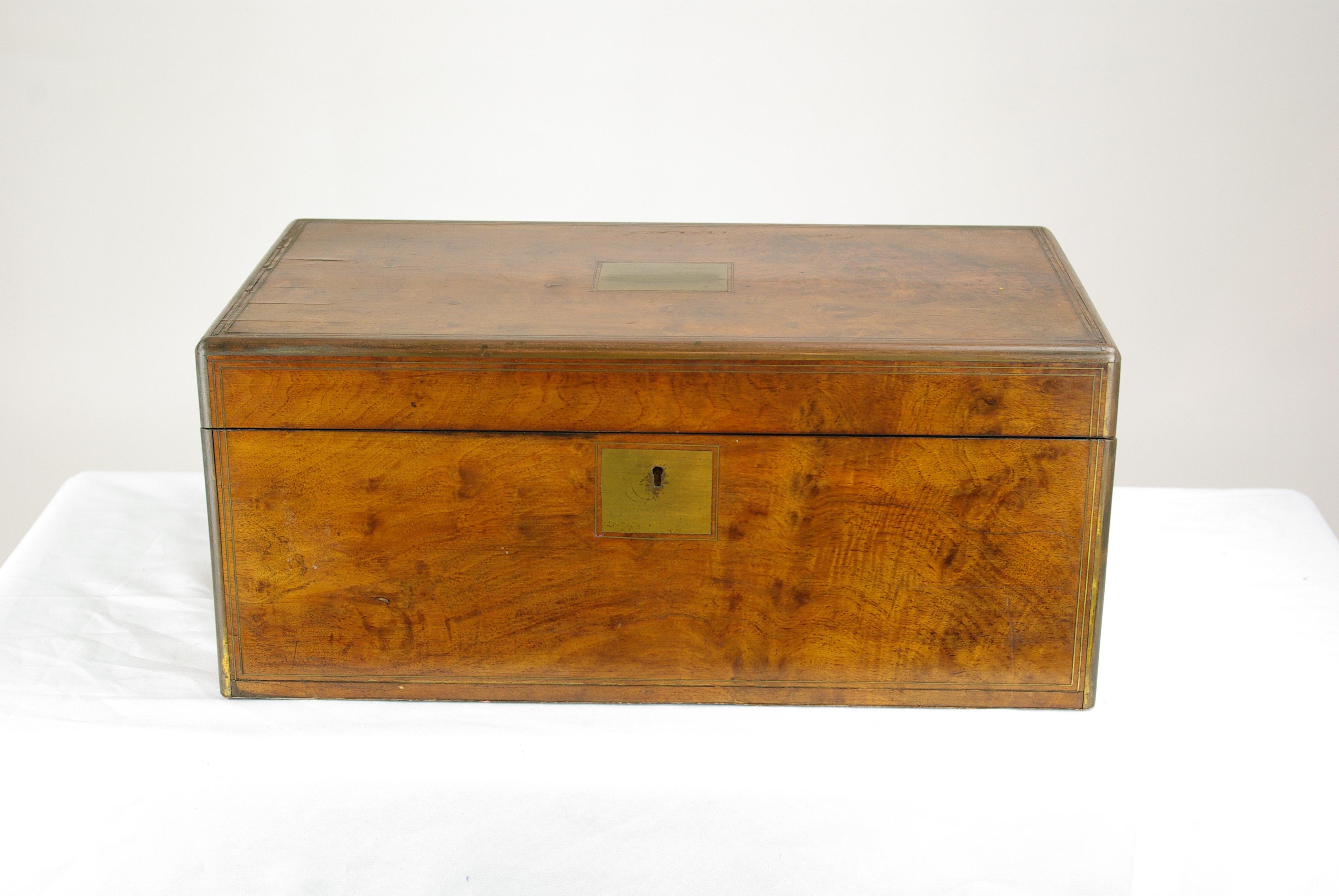 Antique writing slope, large Victorian inlaid brass walnut lap desk with fitter interior, Scotland, 1860s, antique furniture, B1442.

Scotland 1860s
Brass inlay around the perimeter of the top
Central Blank Cartouche
The box opens up to reveal a
