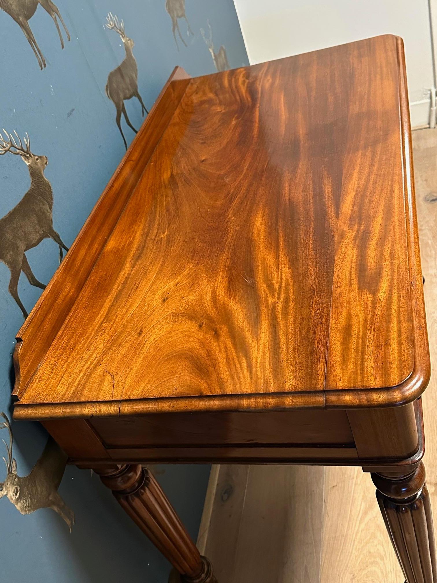 Antique writing table Británico en venta