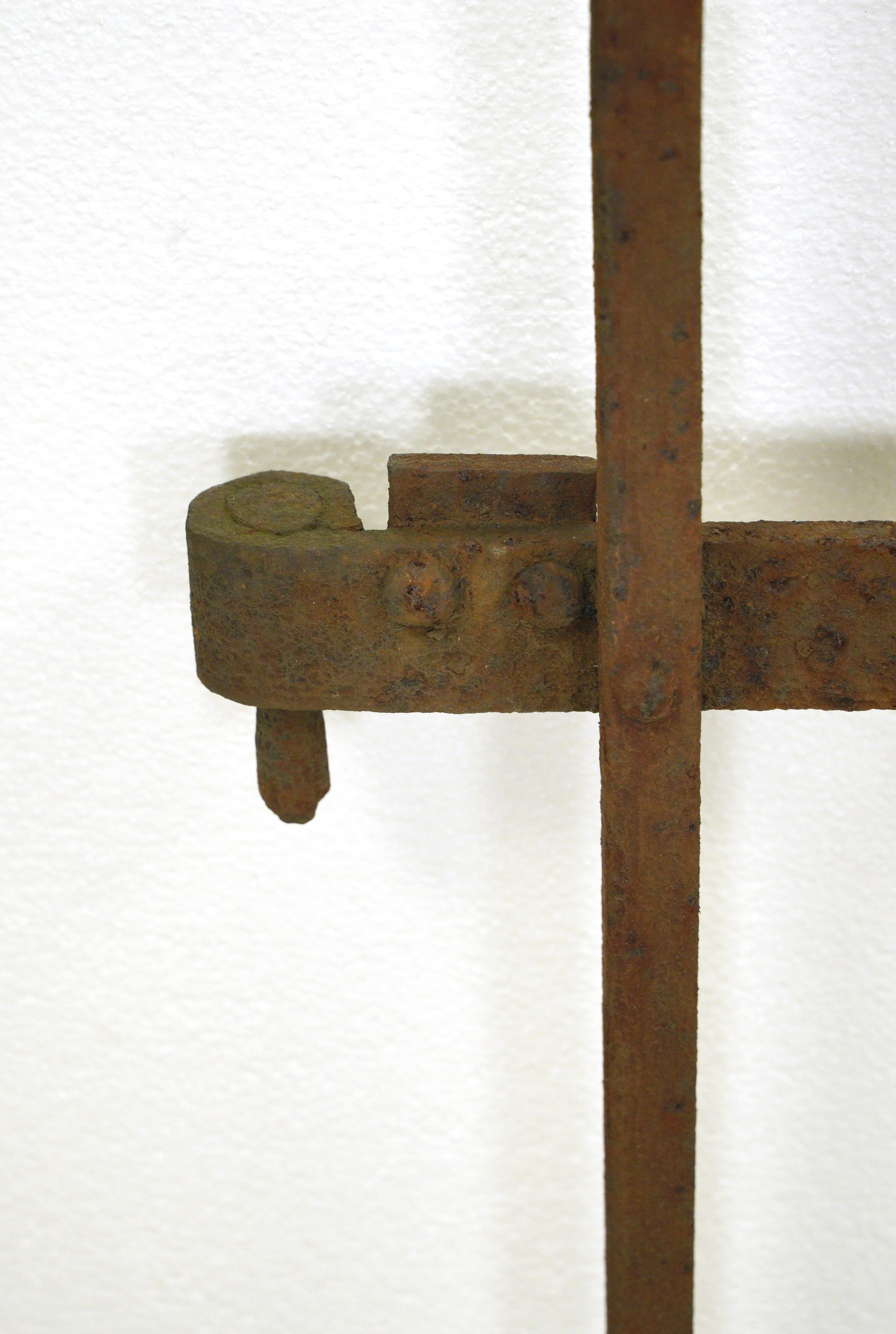 Fer forgé ancien 84,25 po. Gate de jardin haut Bon état - En vente à New York, NY