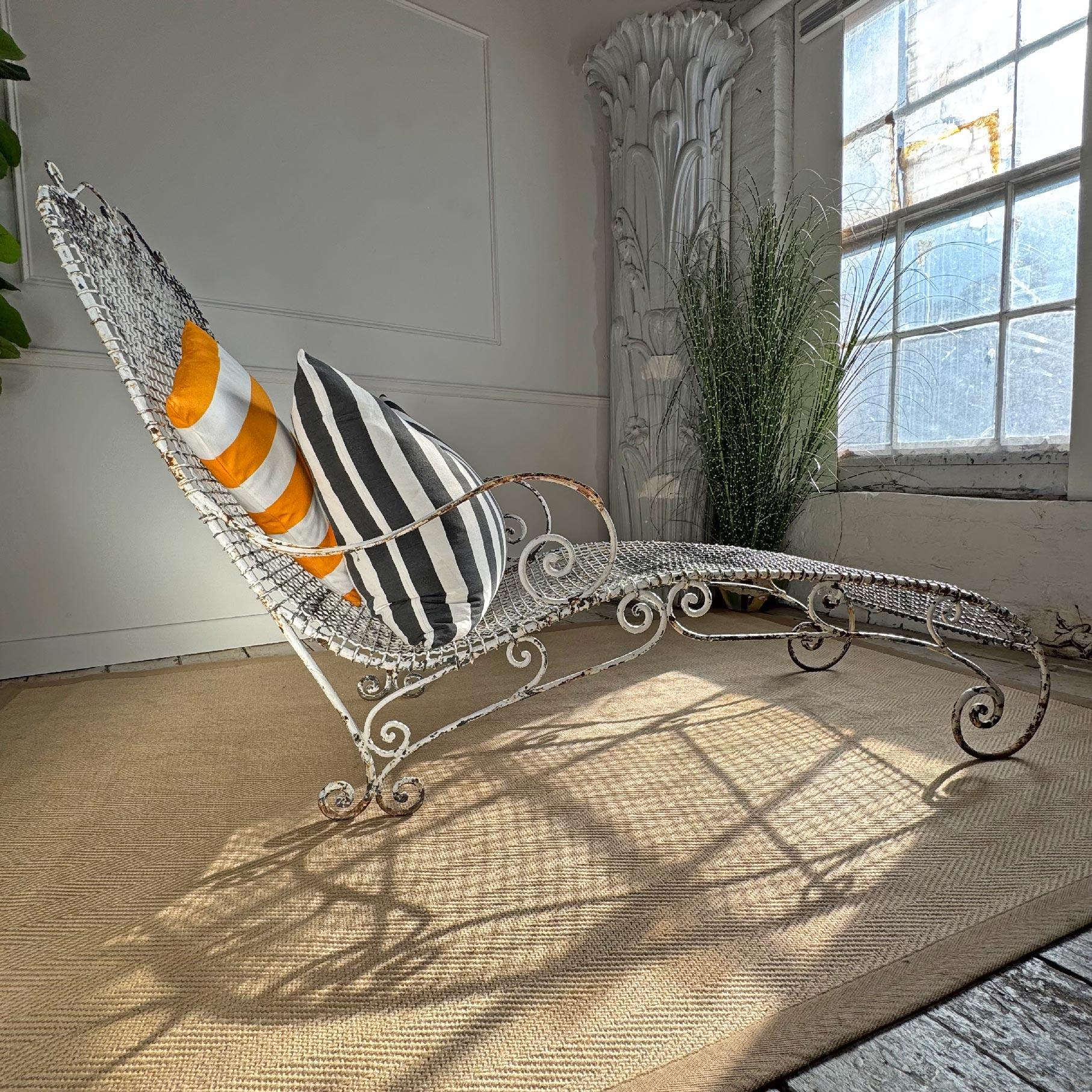 Antique Wrought Iron and Wirework Garden Lounger In Good Condition For Sale In Hastings, GB