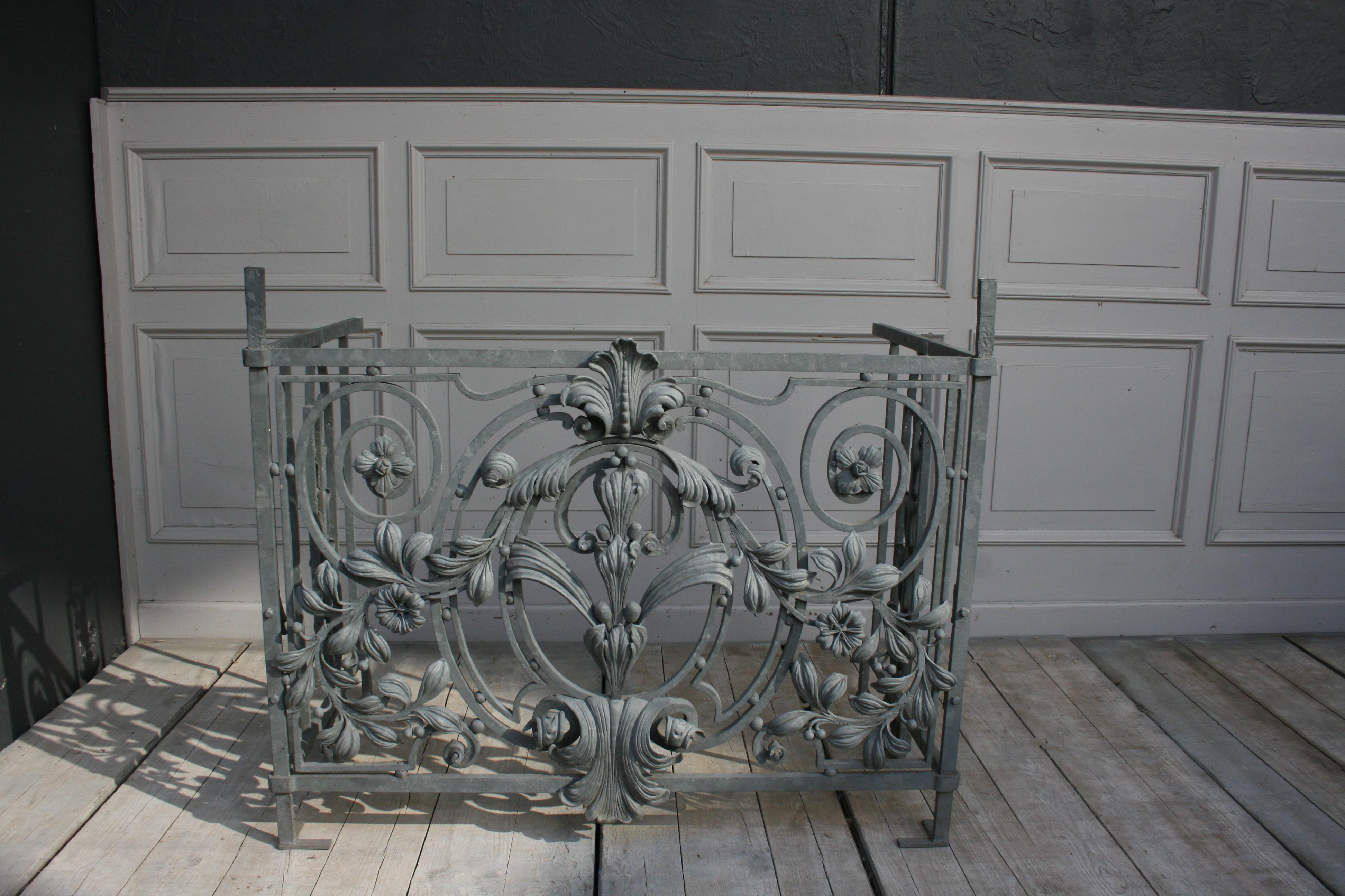 Stunning original old wrought iron balcony railing from France, sandblasted and galvanized.
Please understand that the railing for the photos has been turned upside down.