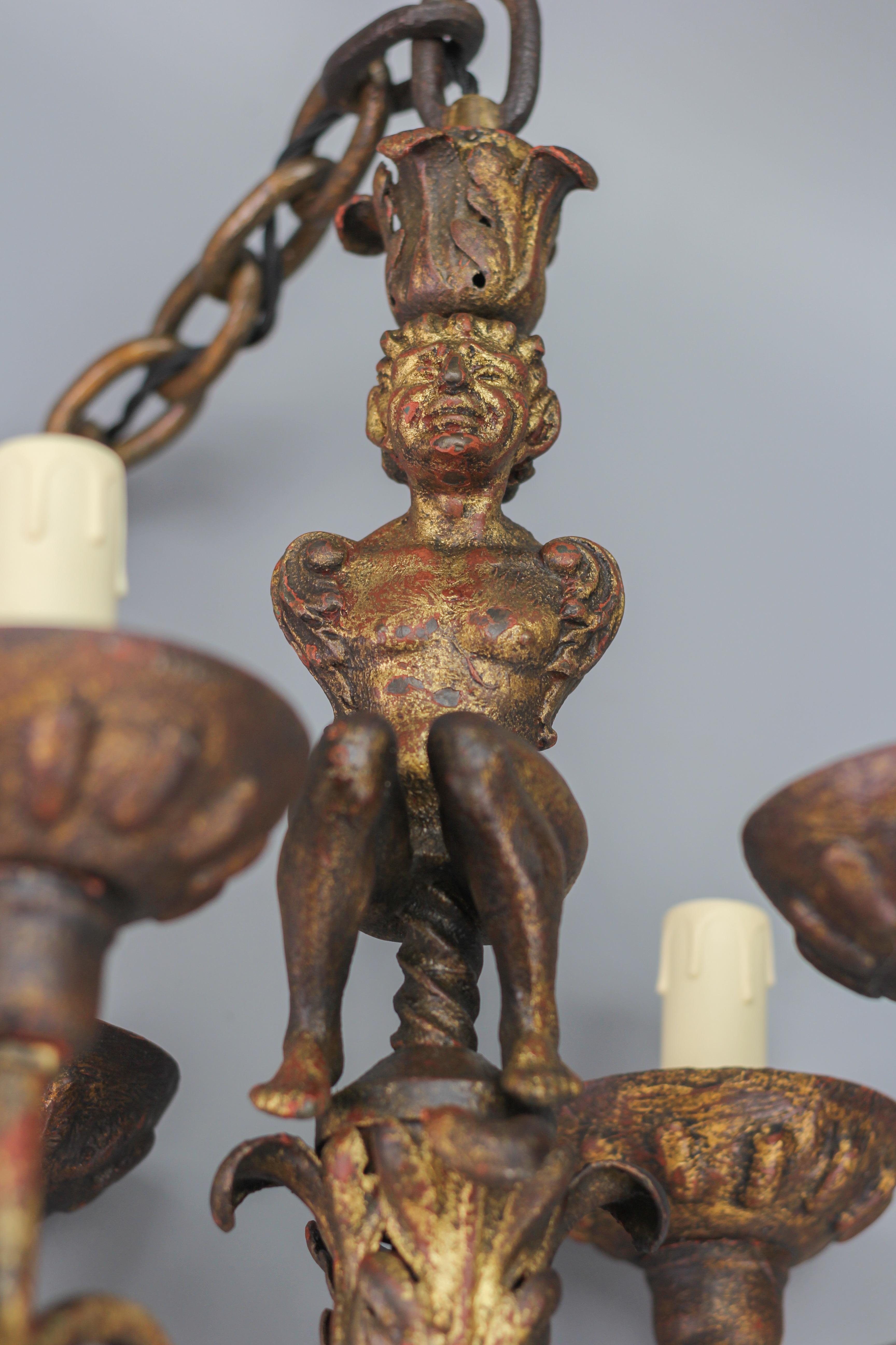 Antiker schmiedeeiserner vierflammiger figuraler Kronleuchter im Barockstil, Frankreich im Angebot 10