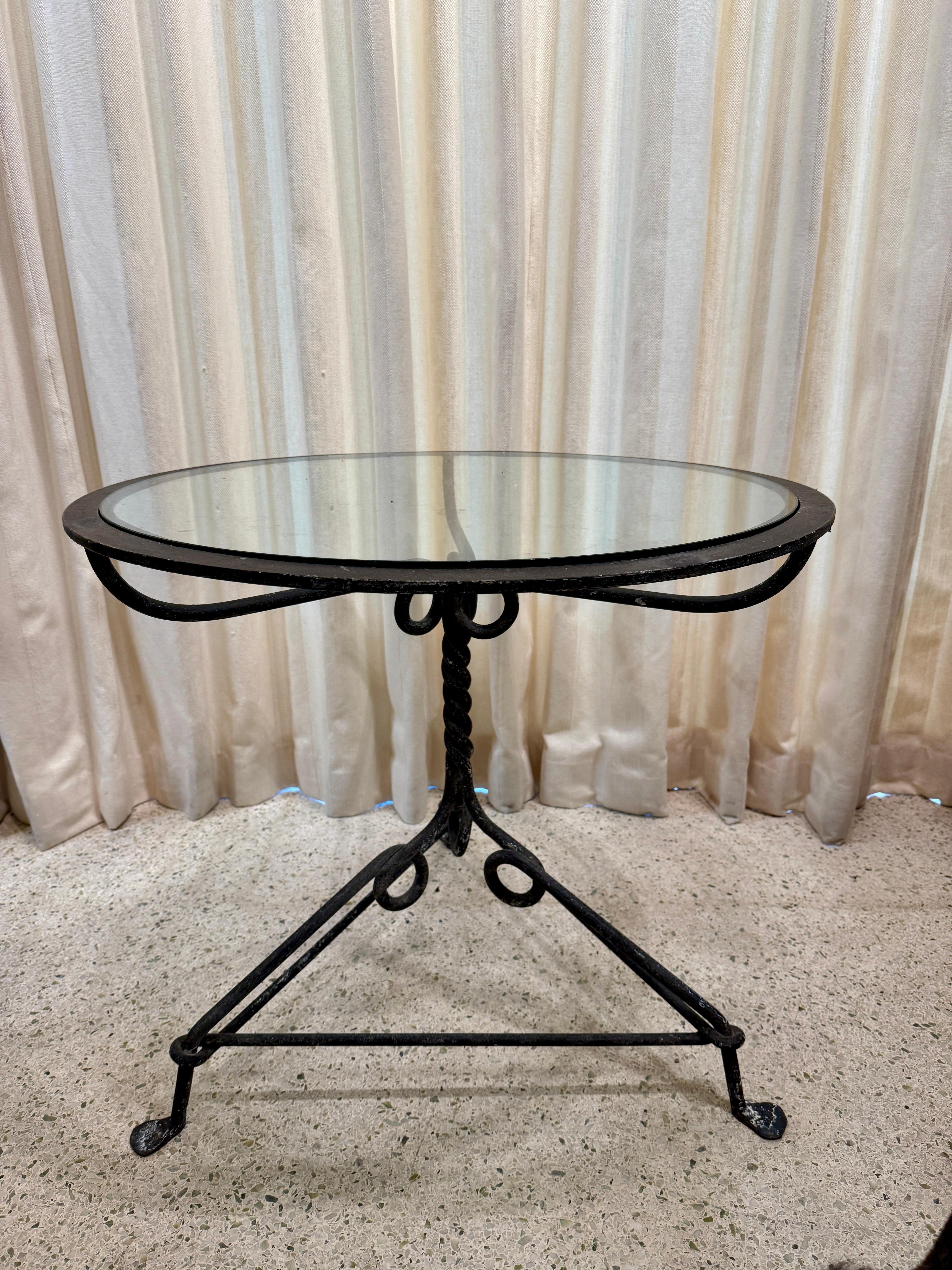 Antique Wrought-Iron Center Table with Glass Inset en vente 4