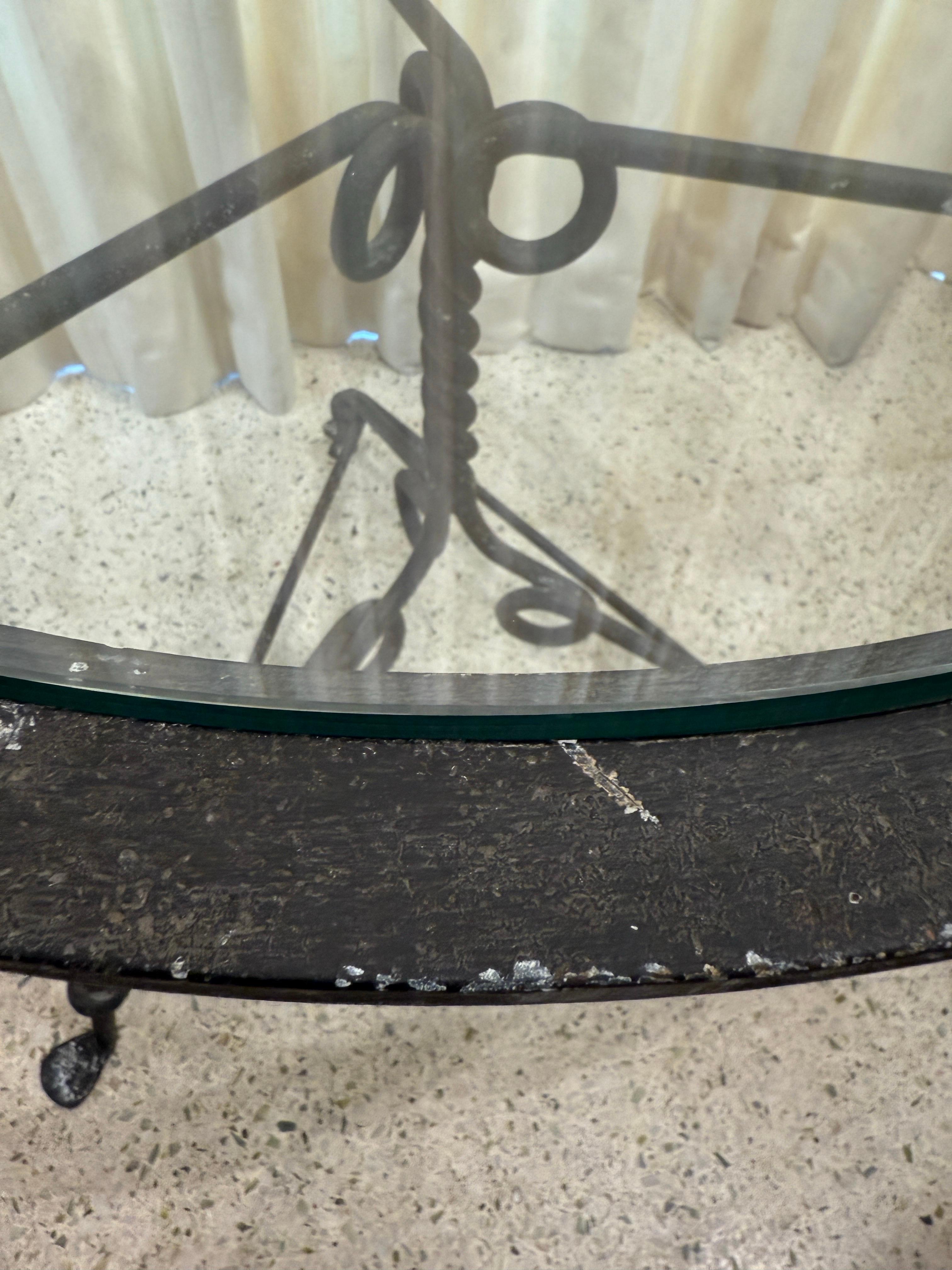 Antique Wrought-Iron Center Table with Glass Inset en vente 3