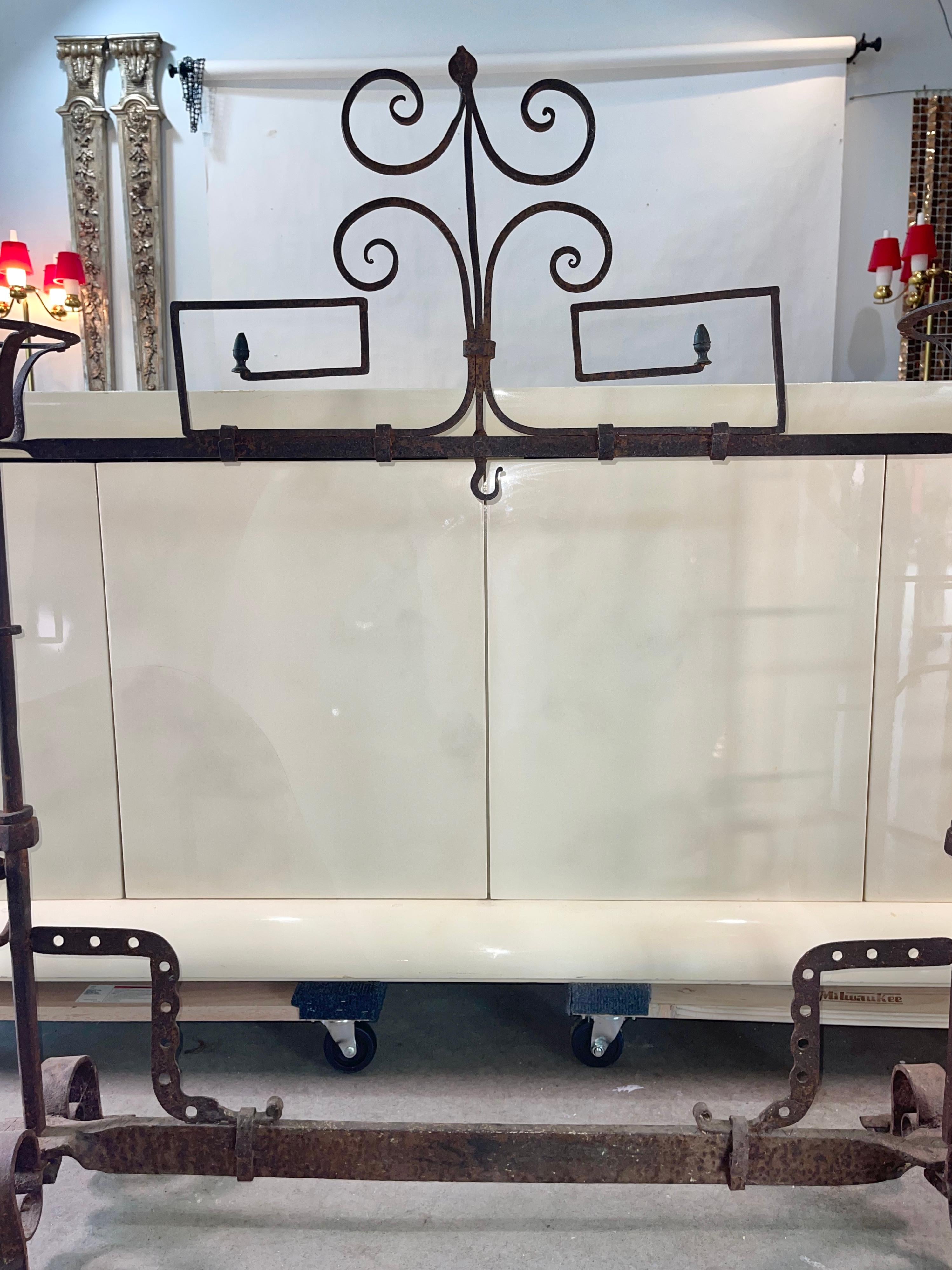 Antique Wrought Iron Fireplace Lanier In Good Condition In Hanover, MA