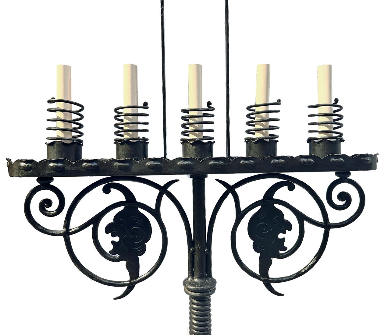 Lampadaire ancien en fer forgé Bon état - En vente à New York, NY