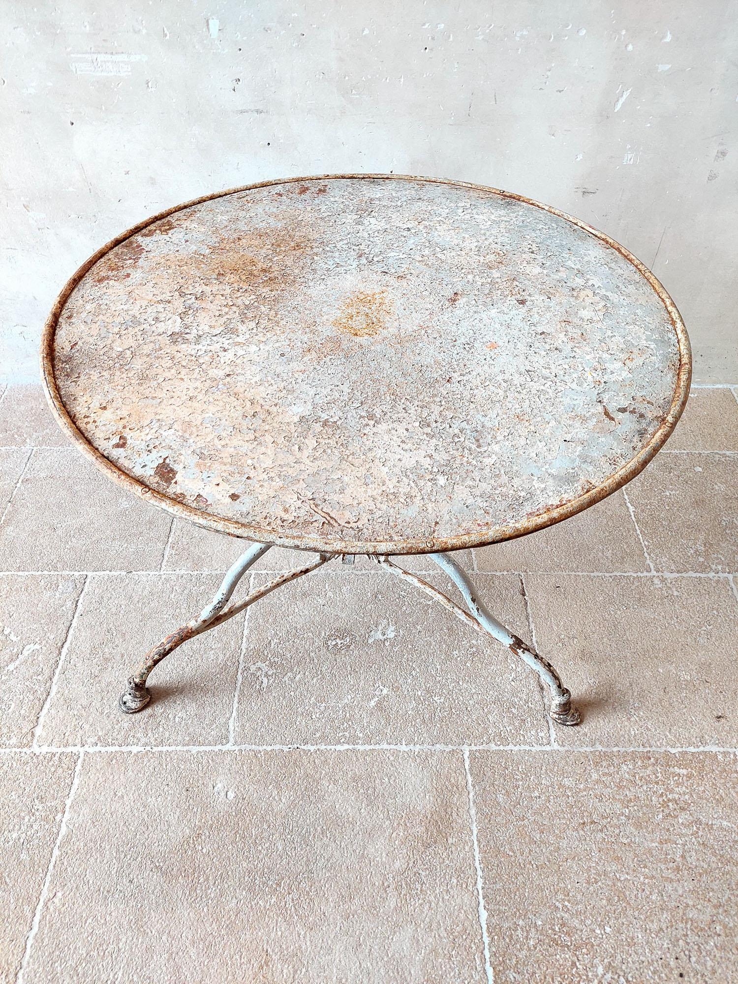 Antique wrought iron Grassin a Arras garden table In Good Condition For Sale In Baambrugge, NL