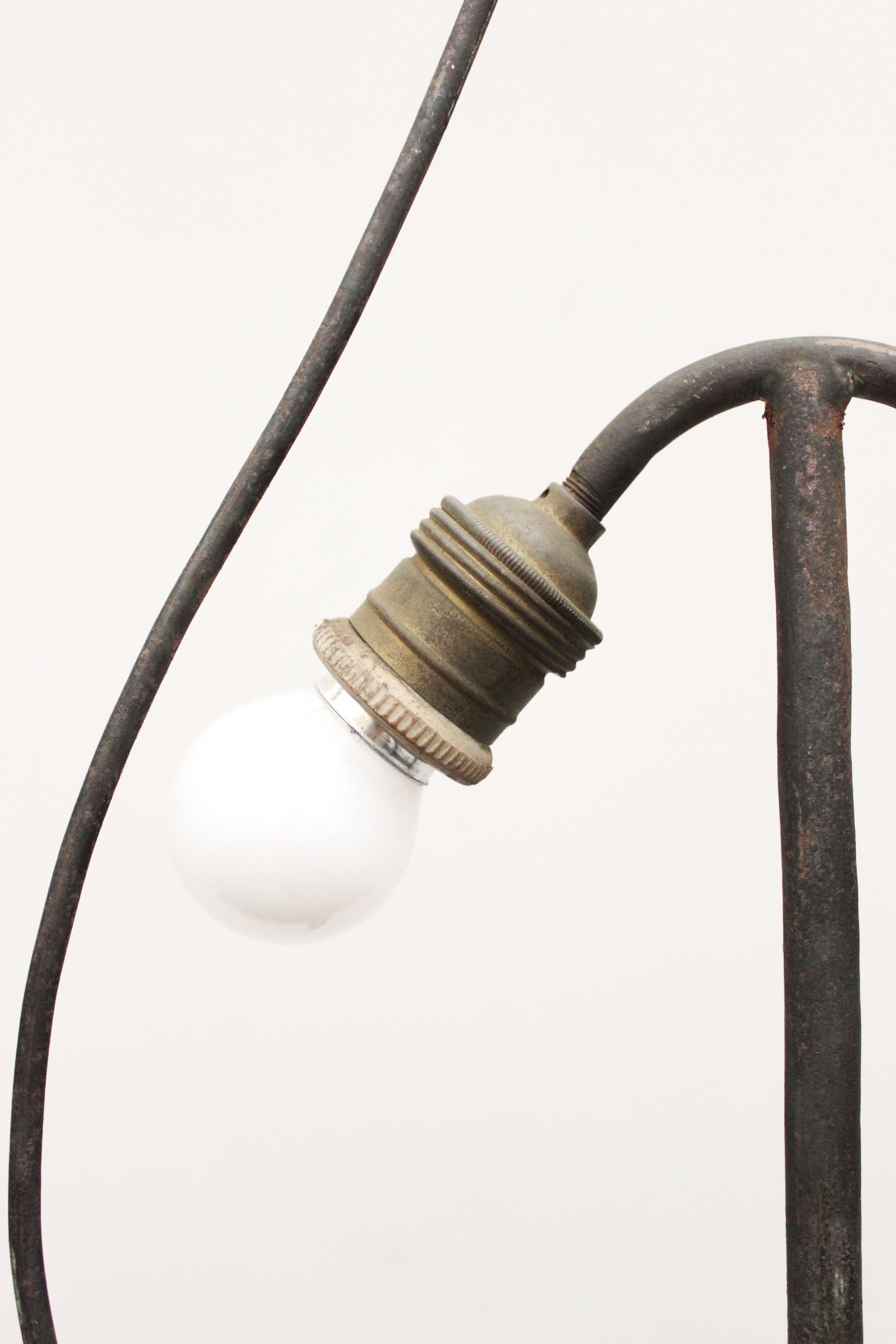Antike schmiedeeiserne Grundlampe, 1890er-Jahre im Angebot 5