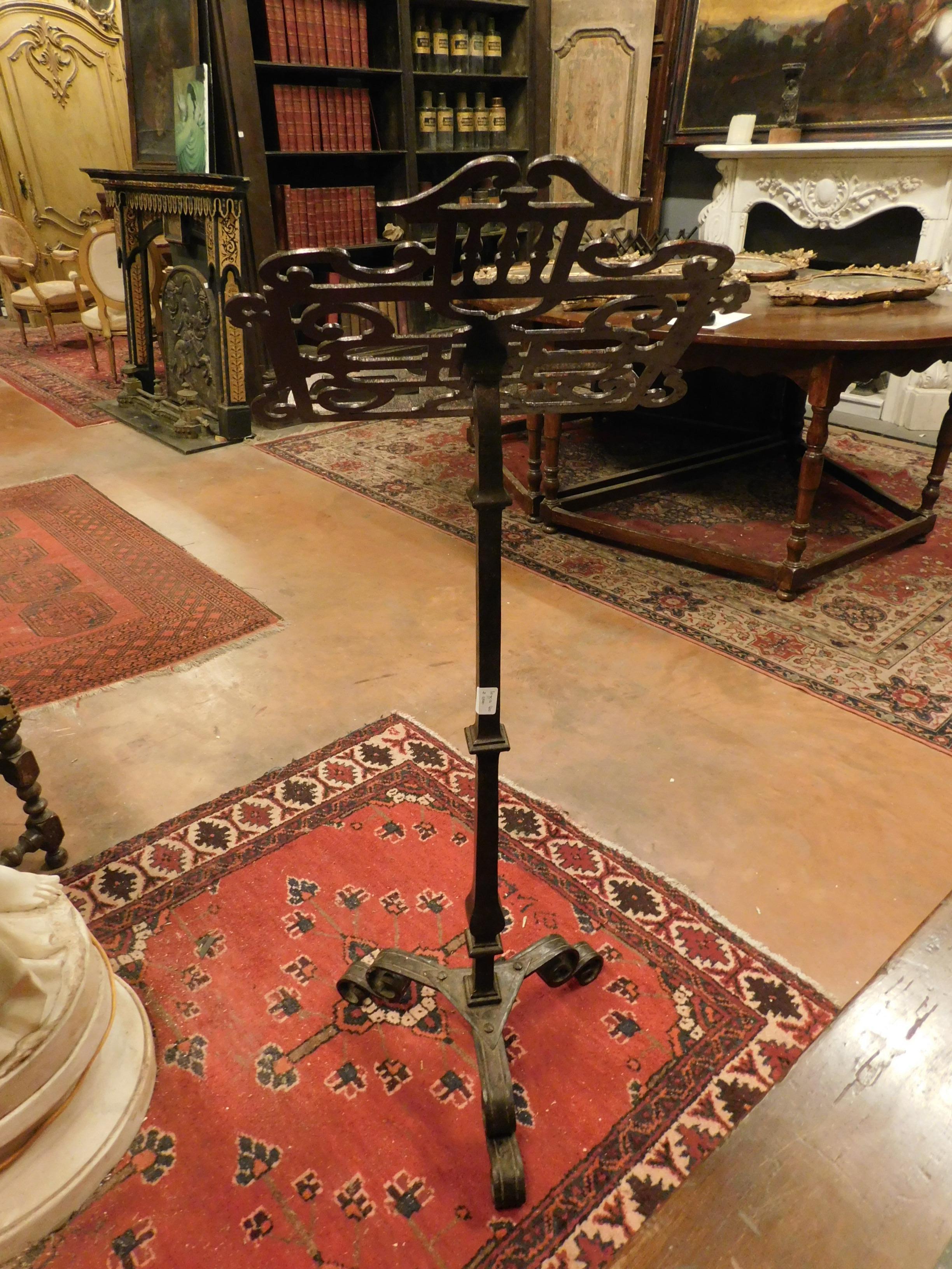 Antique Wrought Iron Lectern, Late 17th Century Italy 3