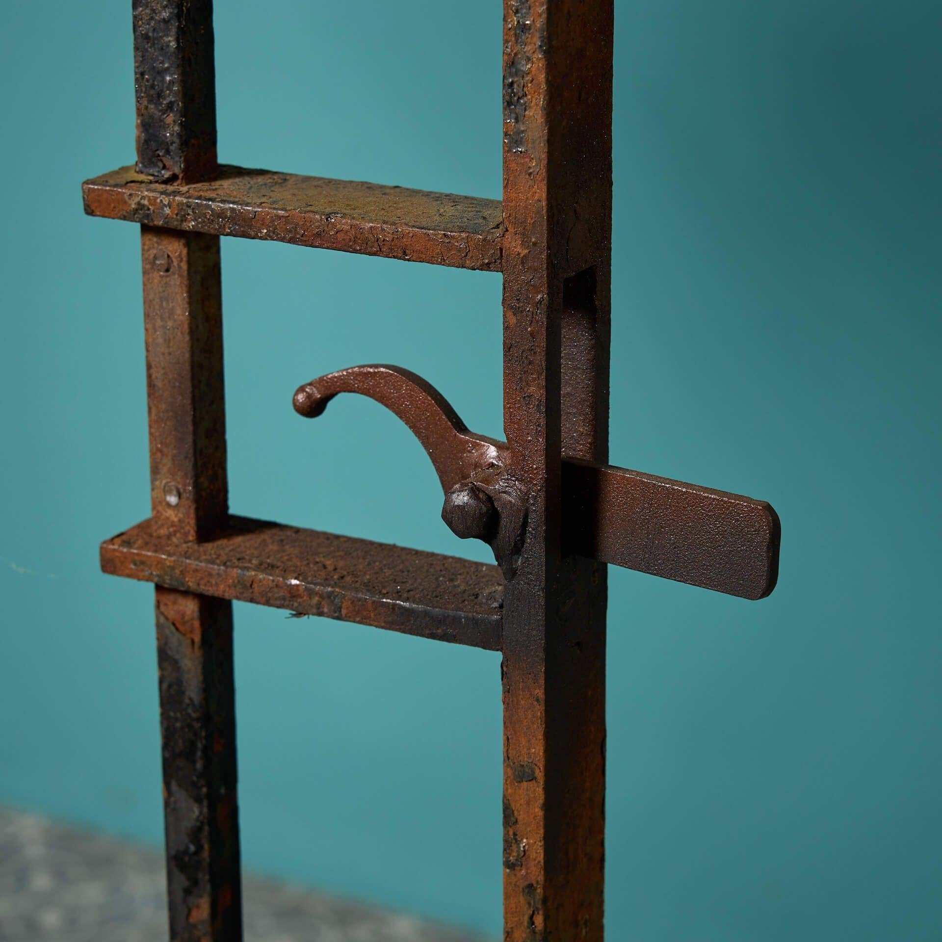 Vittoriano Antico cancello pedonale in ferro battuto per giardino in vendita