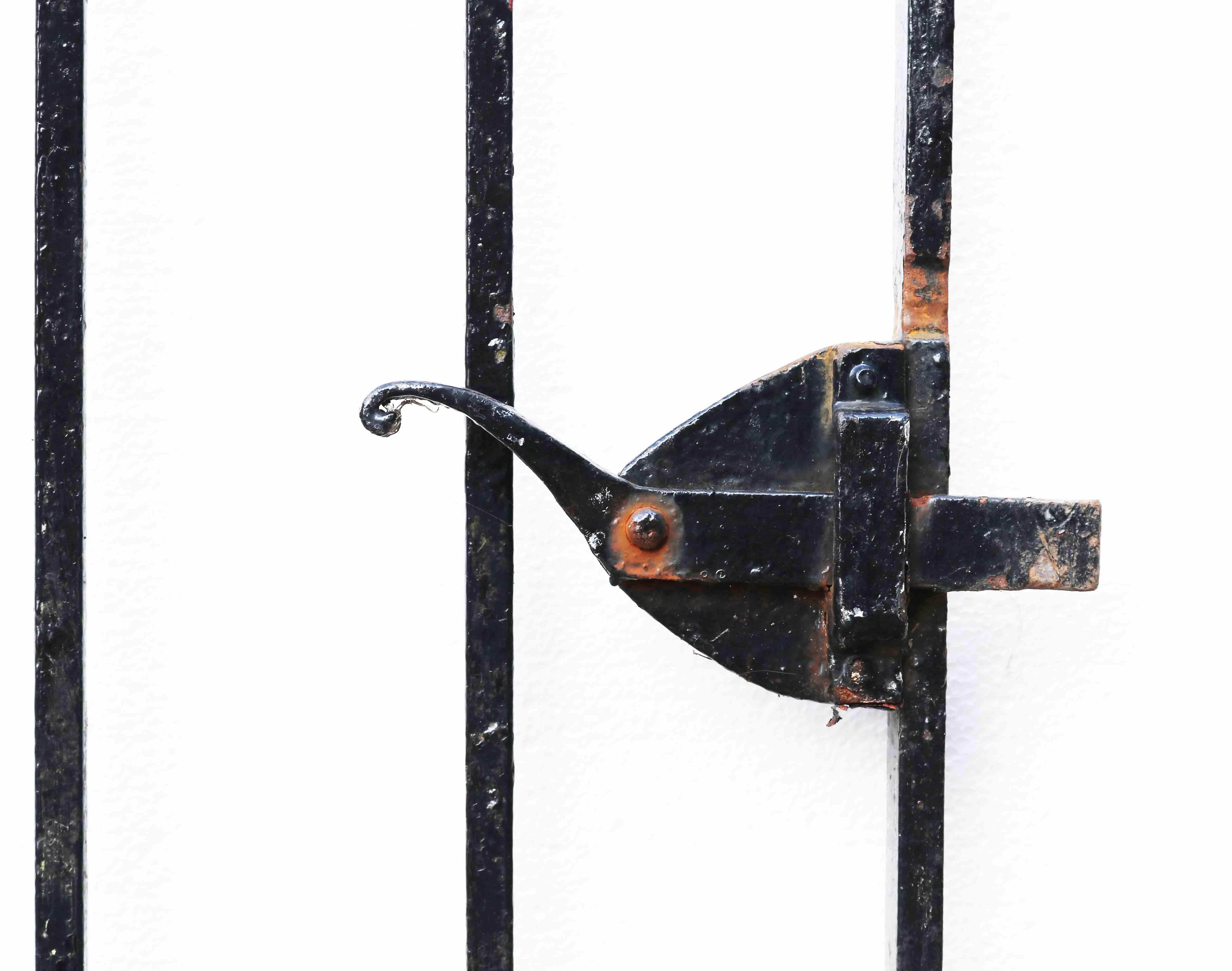 A Blacksmith made, wrought iron garden gate, reclaimed from a Victorian house in Portsmouth.

Additional Dimensions:

Width 95 cm  (for an approximate opening of 104 cm).