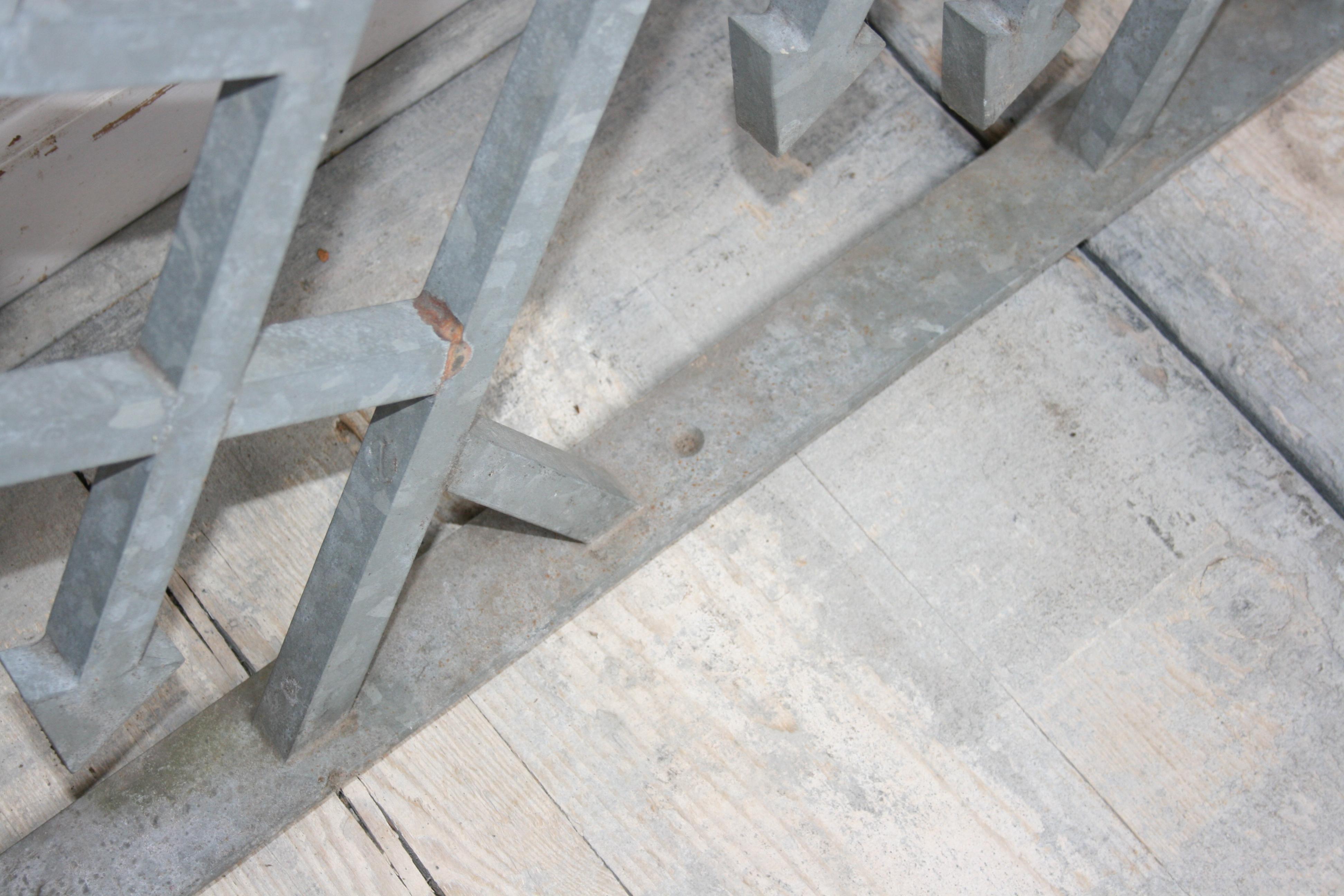 Railage d'escalier en fer forgé ancien, sablé et galvanisé en vente 7