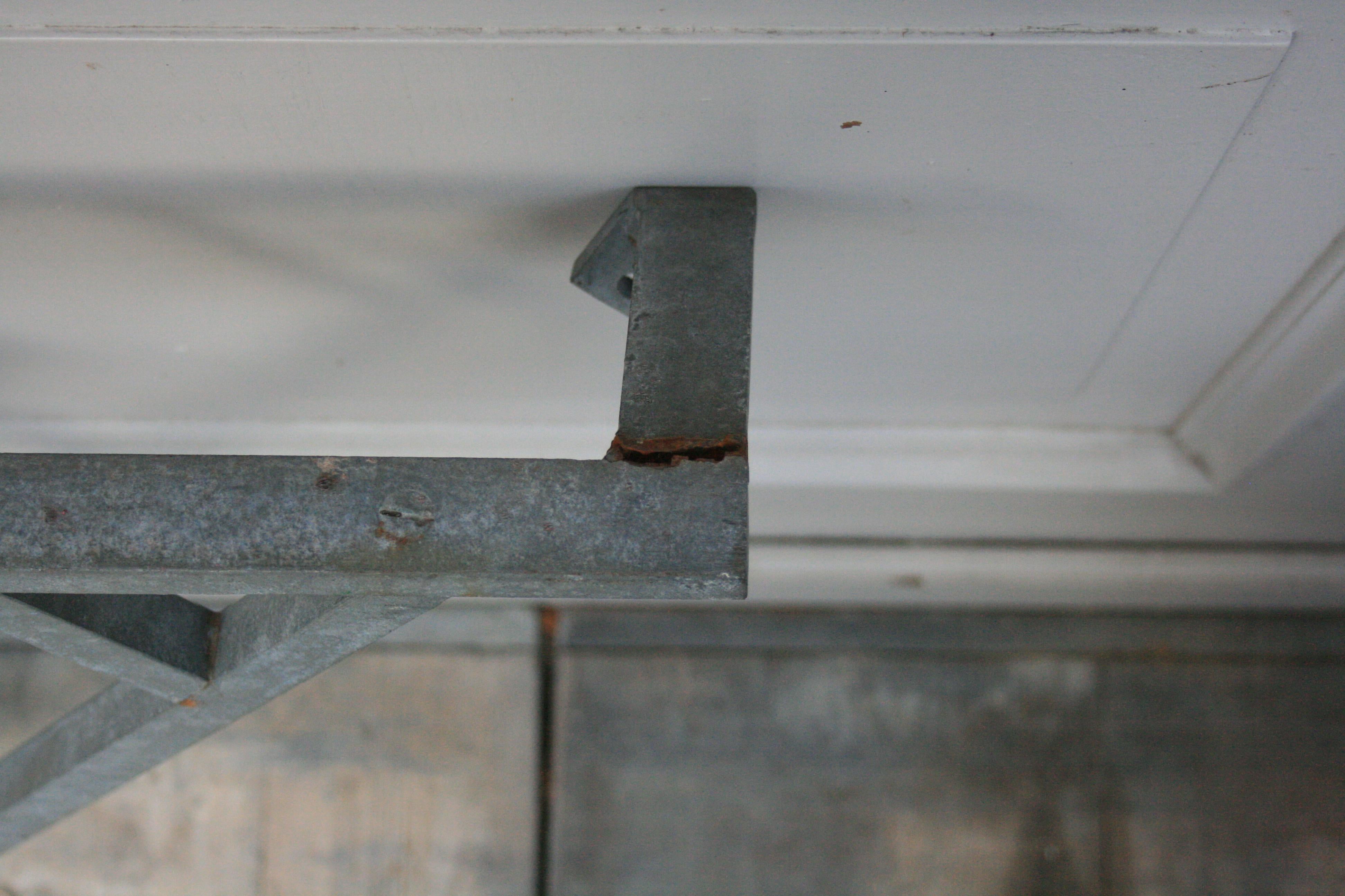 Railage d'escalier en fer forgé ancien, sablé et galvanisé en vente 9